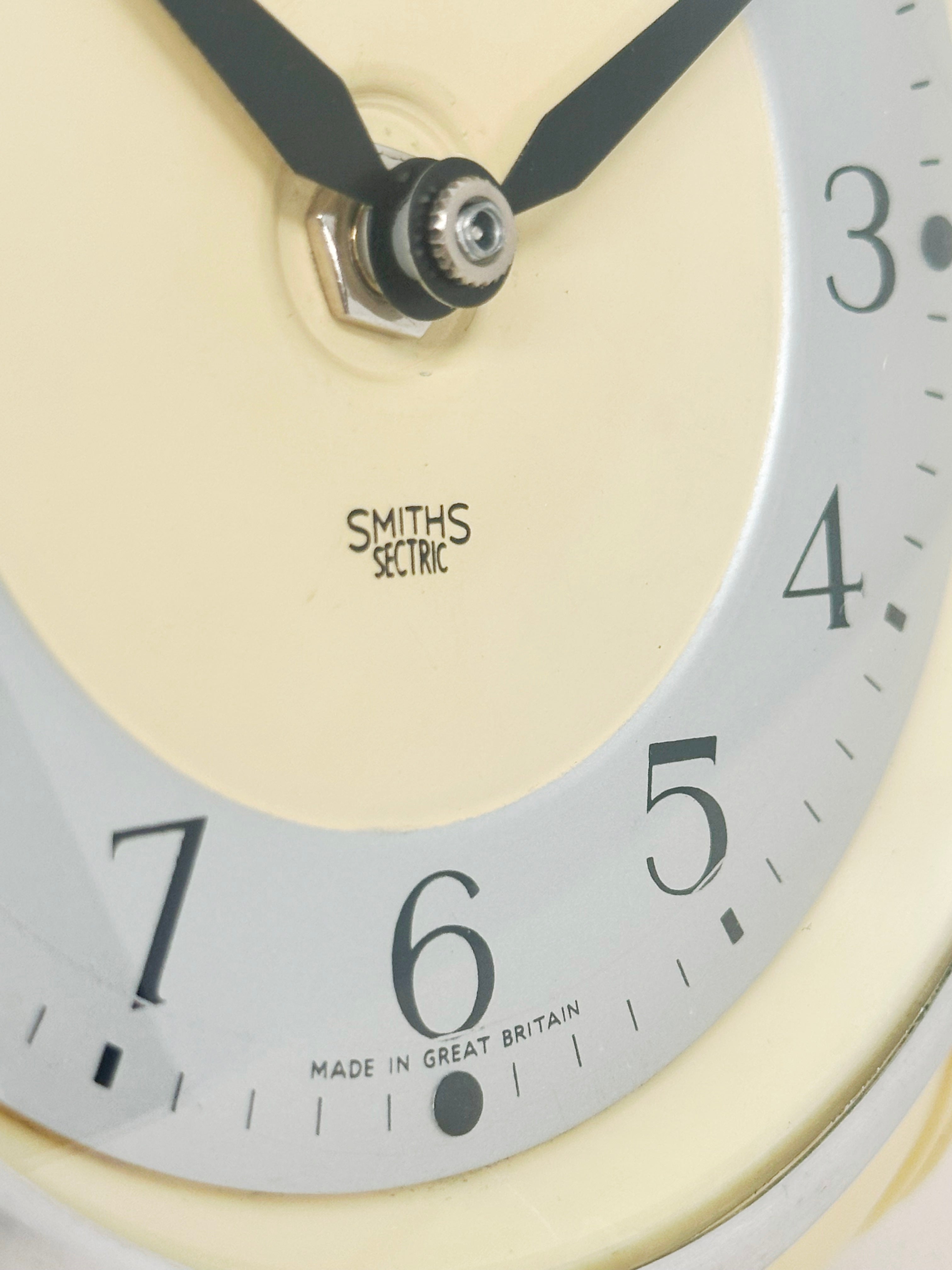 Vintage Smiths Sectric Bakelite Kitchen Battery Wall Clock | Adelaide Clocks