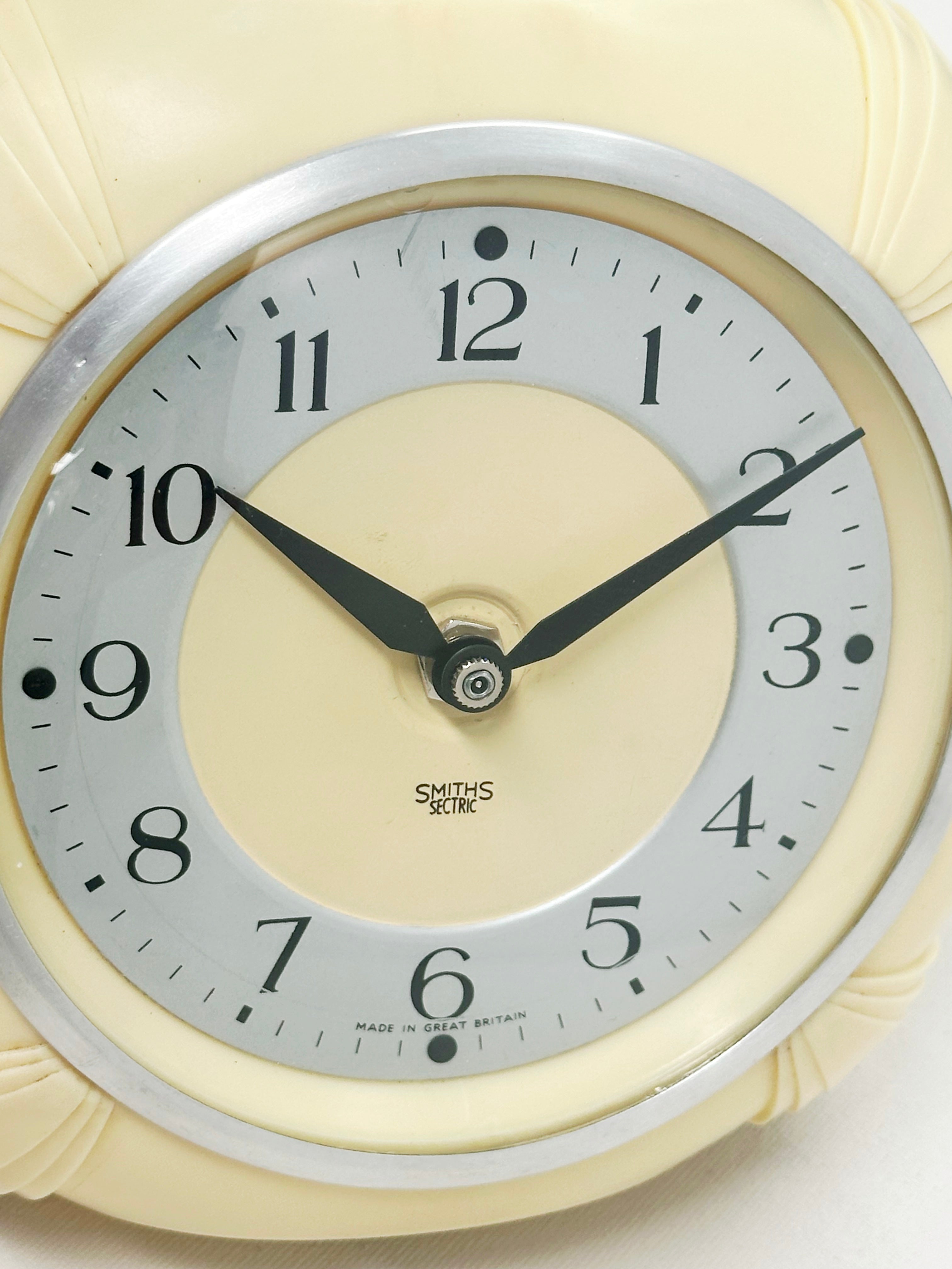 Vintage Smiths Sectric Bakelite Kitchen Battery Wall Clock | Adelaide Clocks