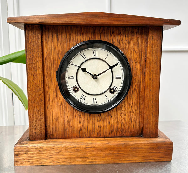 Vintage Oak Wood Grain Battery Mantel Clock | Adelaide Clocks