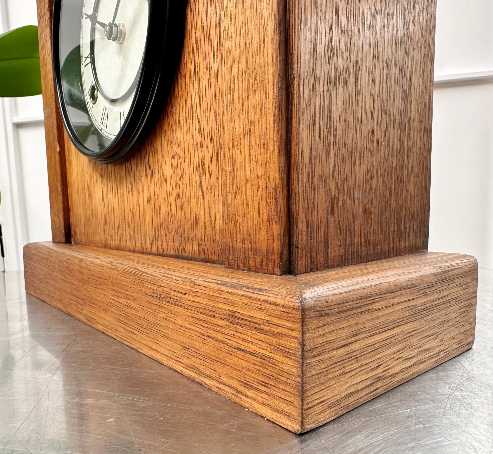 Vintage Oak Wood Grain Battery Mantel Clock | Adelaide Clocks