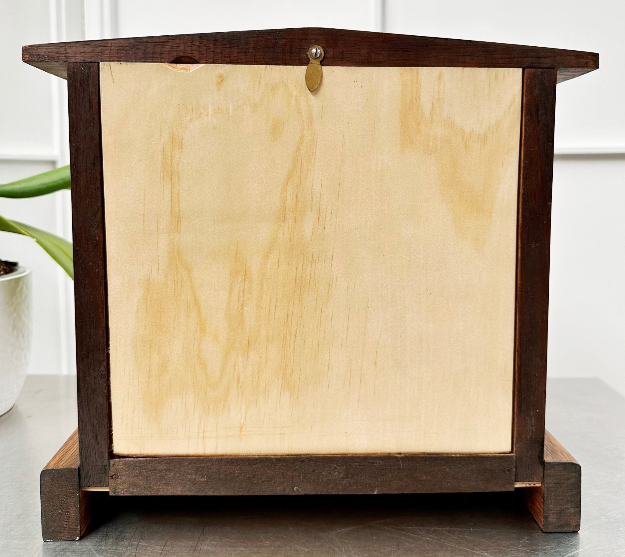Vintage Oak Wood Grain Battery Mantel Clock | Adelaide Clocks