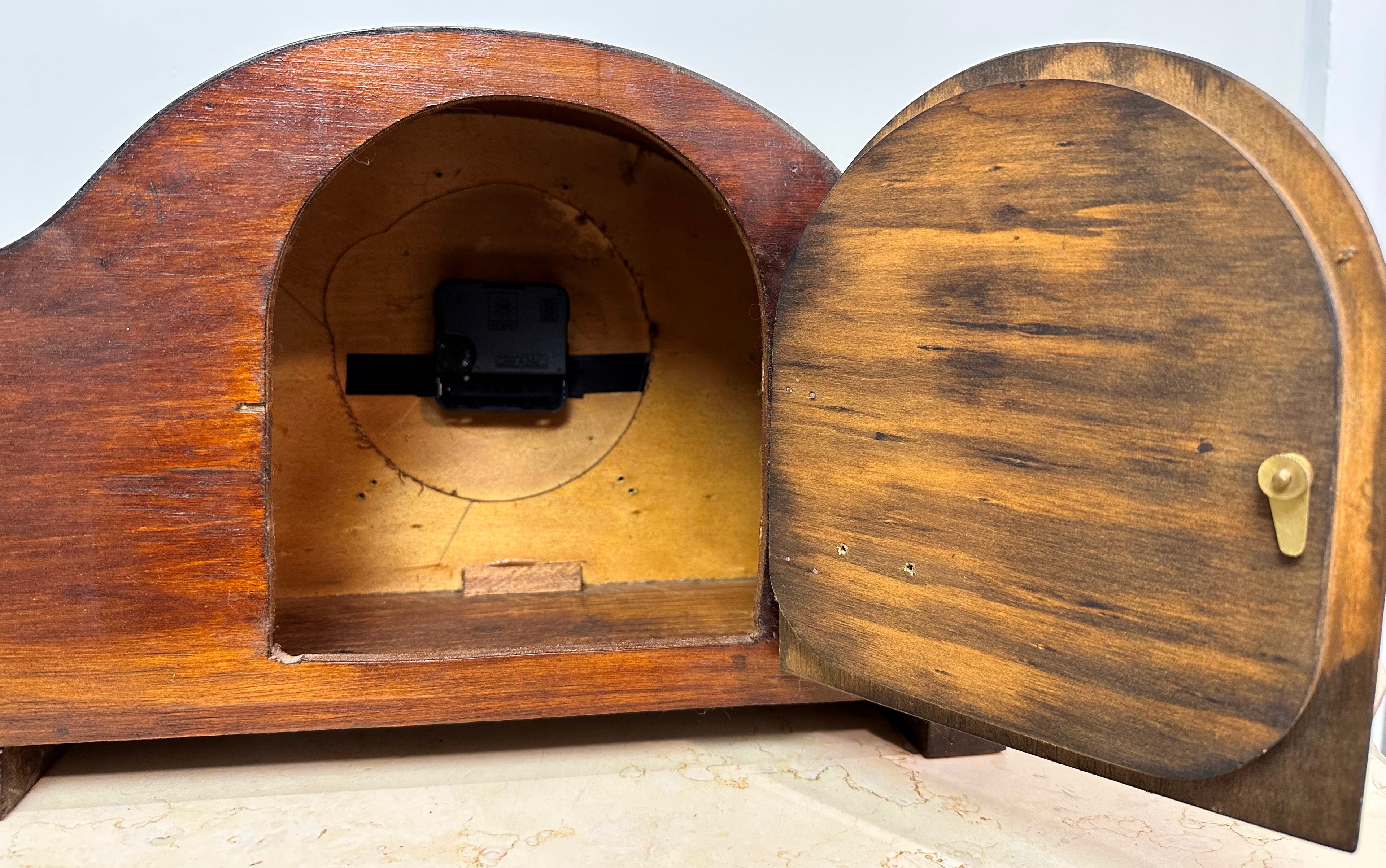 Vintage Enfield Battery Mantel Clock | Adelaide Clocks