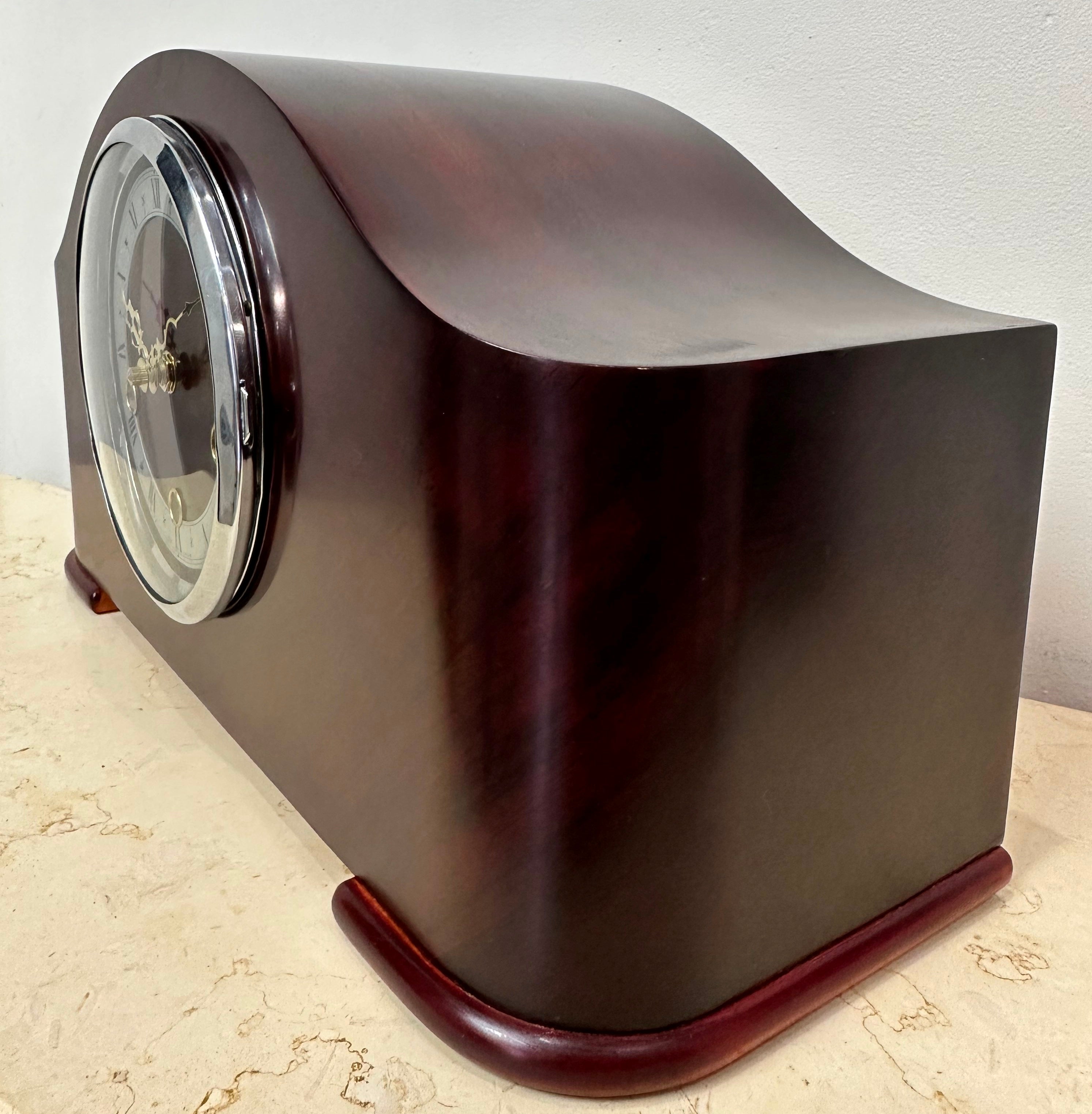 Vintage Mahogany Wooden Battery Mantel Clock | Adelaide Clocks