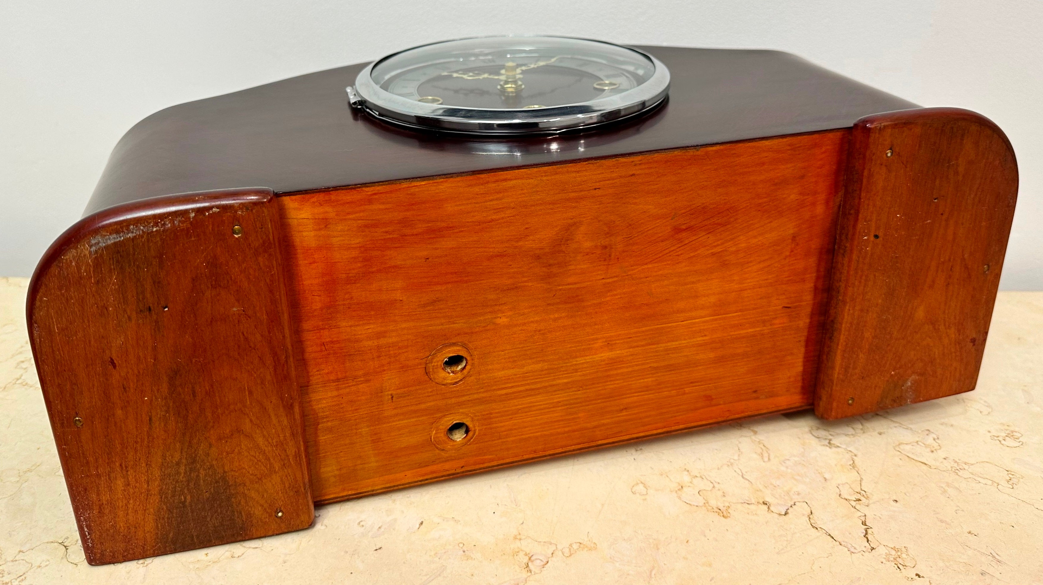 Vintage Mahogany Wooden Battery Mantel Clock | Adelaide Clocks