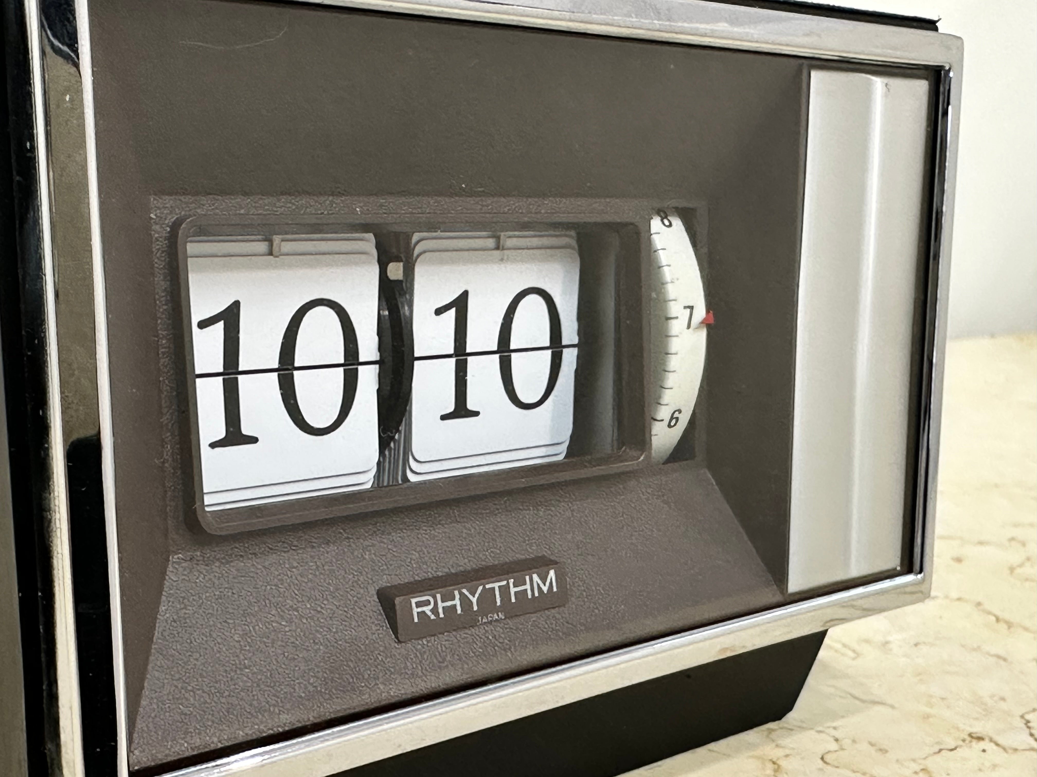 Vintage Retro Perpetual Rhythm Alarm FLIP Desk Clock | eXibit collection