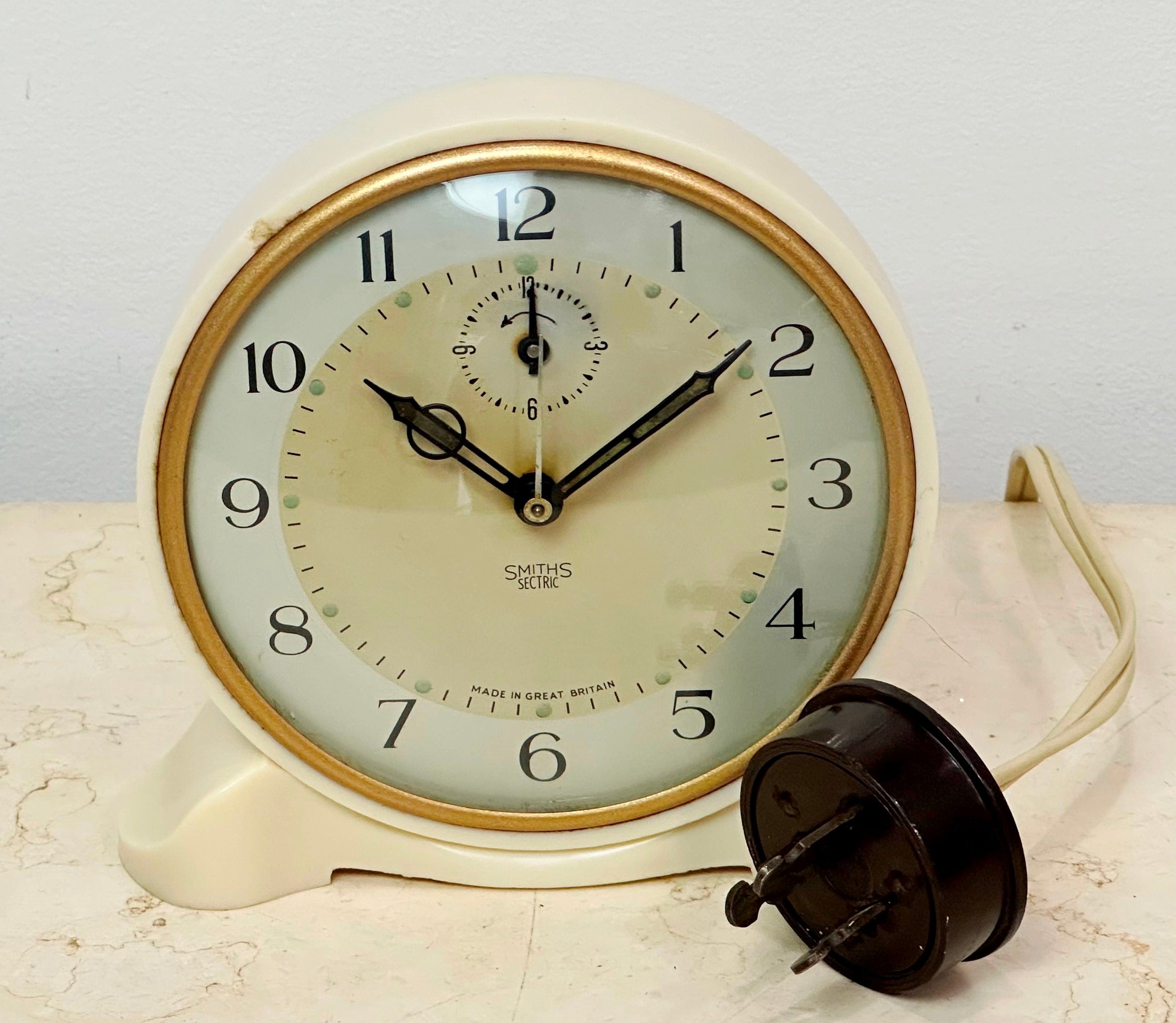 Vintage Smiths Sectric Electric Bakelite Alarm Mantel Clock | eXibit collection