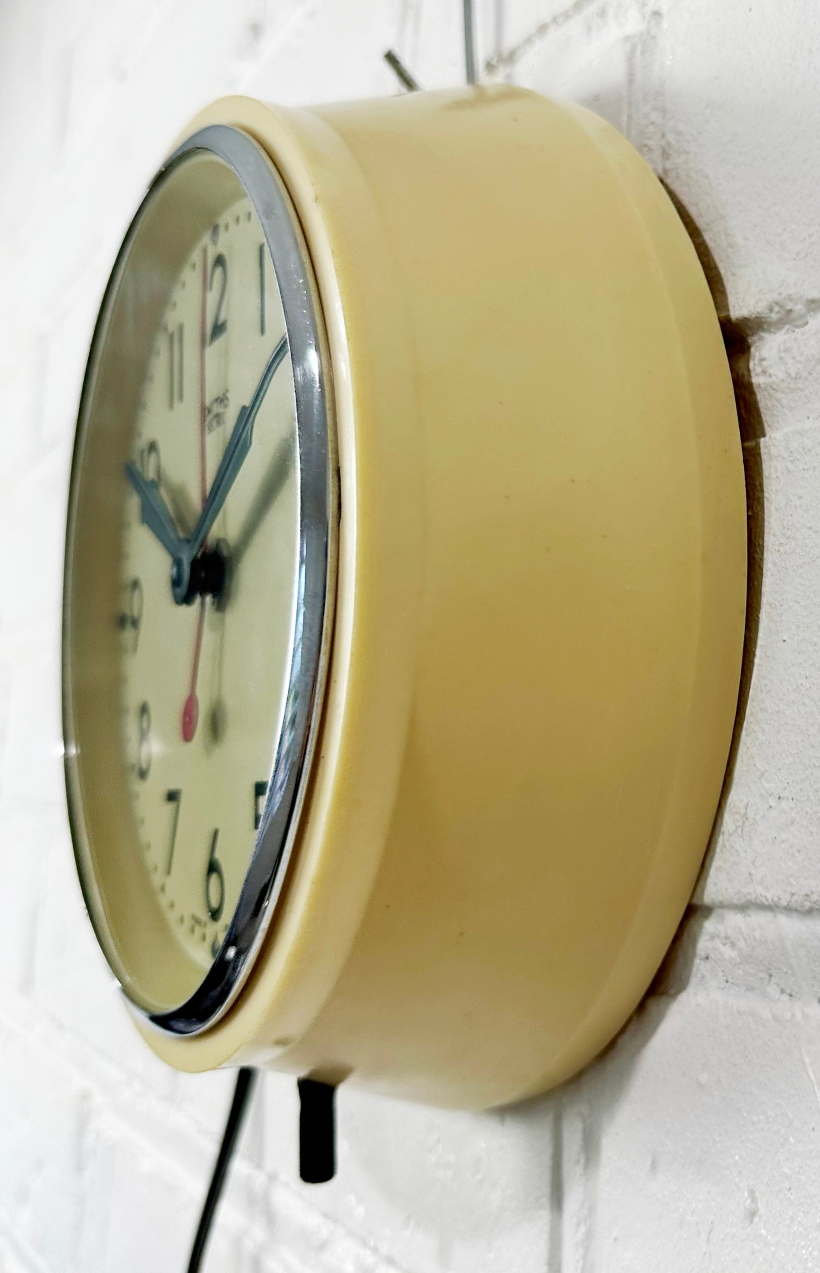 Vintage Smiths Sectric Electric Bakelite Wall Clock | Adelaide Clocks