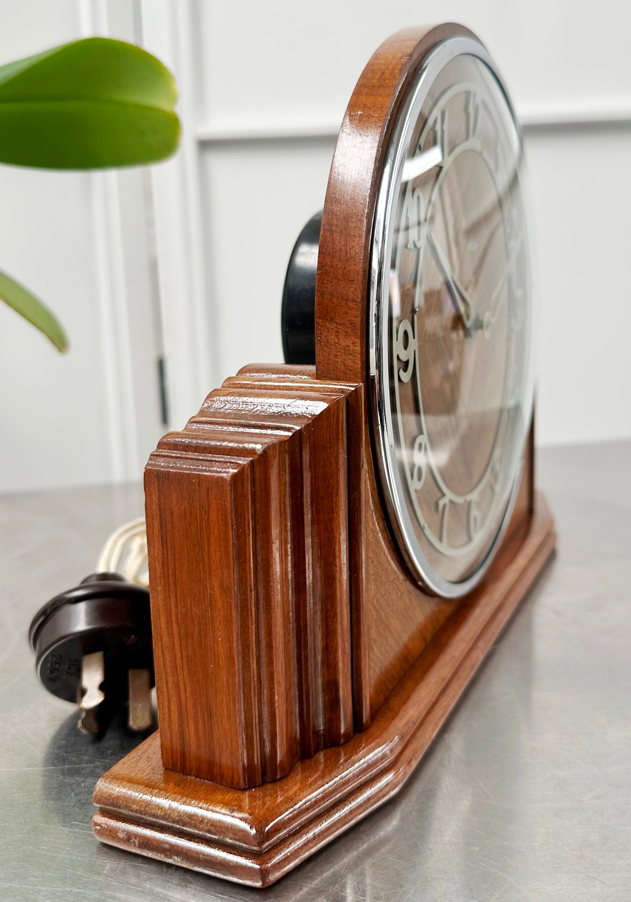 Vintage Art Deco METAMEC Electric Mantel Clock | Adelaide Clocks
