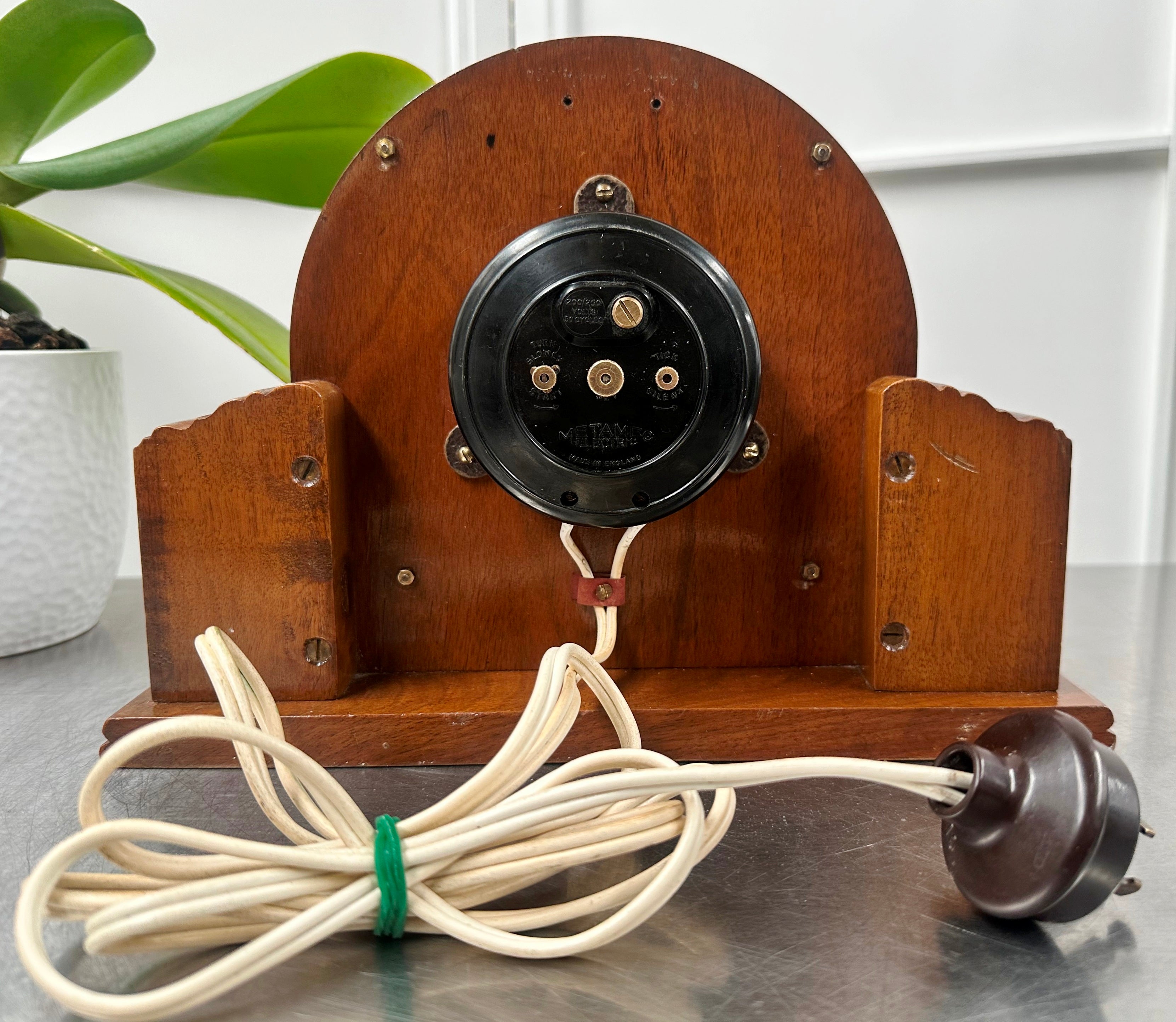 Vintage Art Deco METAMEC Electric Mantel Clock | Adelaide Clocks