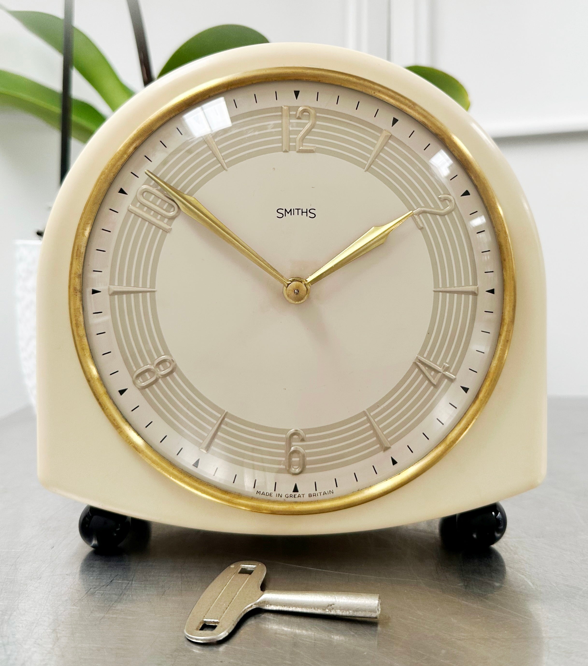 Vintage Great Britain Smiths Bakelite Hammer Strike Mantel Clock | Adelaide Clocks