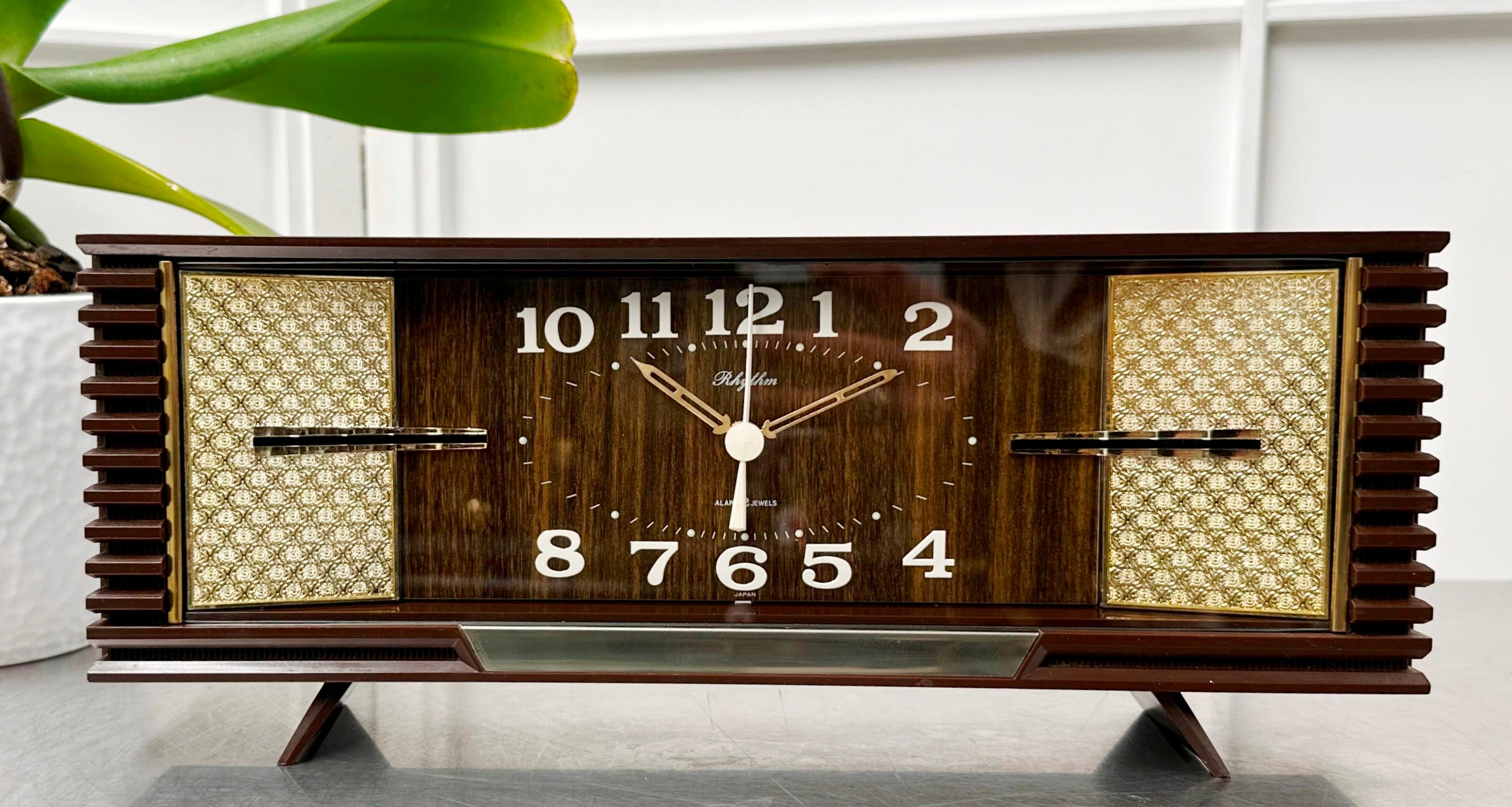 Vintage Retro Rhythm Alarm Quartz Mantel Clock | Adelaide Clocks