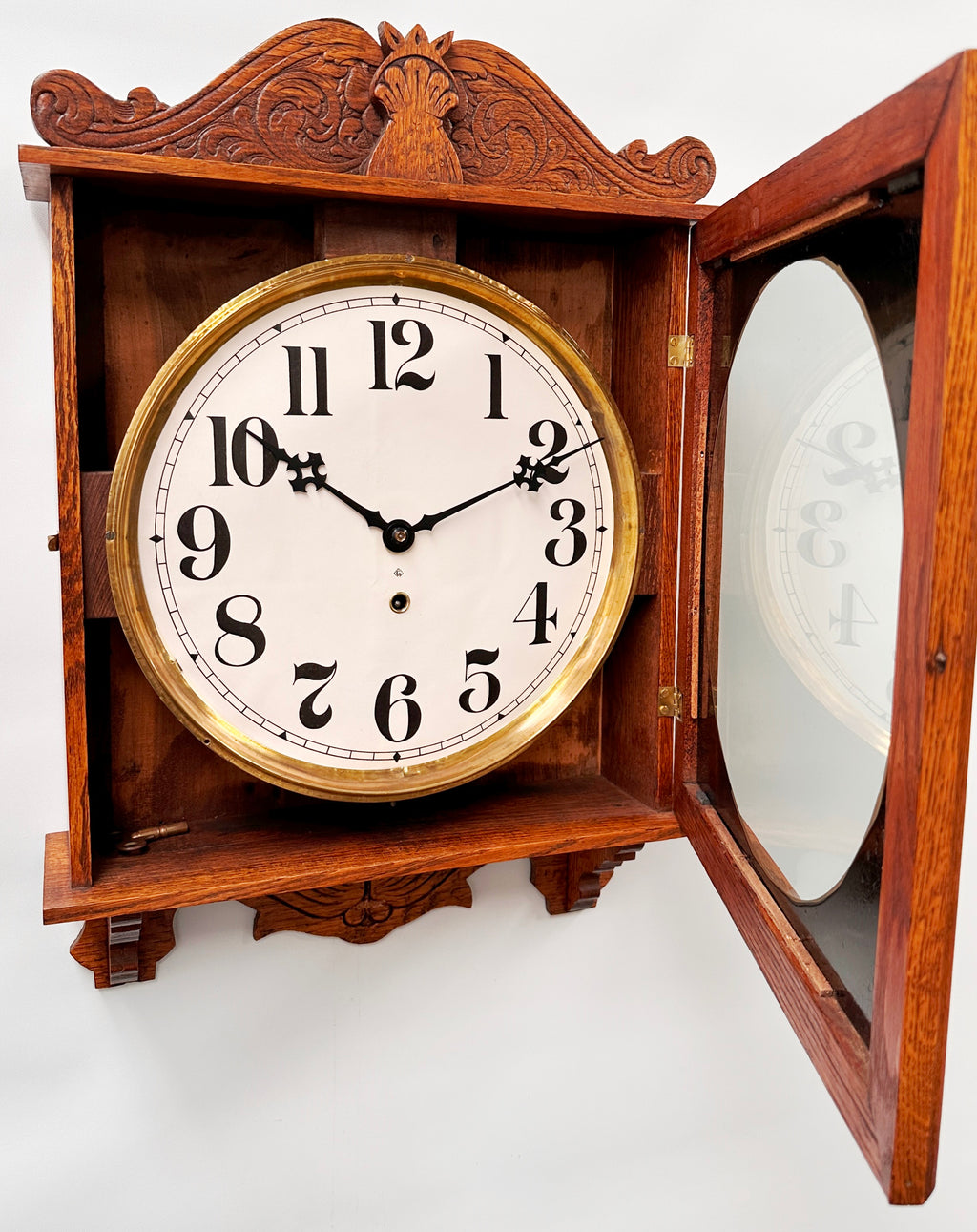 Antique Oak Wood GILBERT Wall Clock with Silent Tick-Tock Movement | Adelaide Clocks