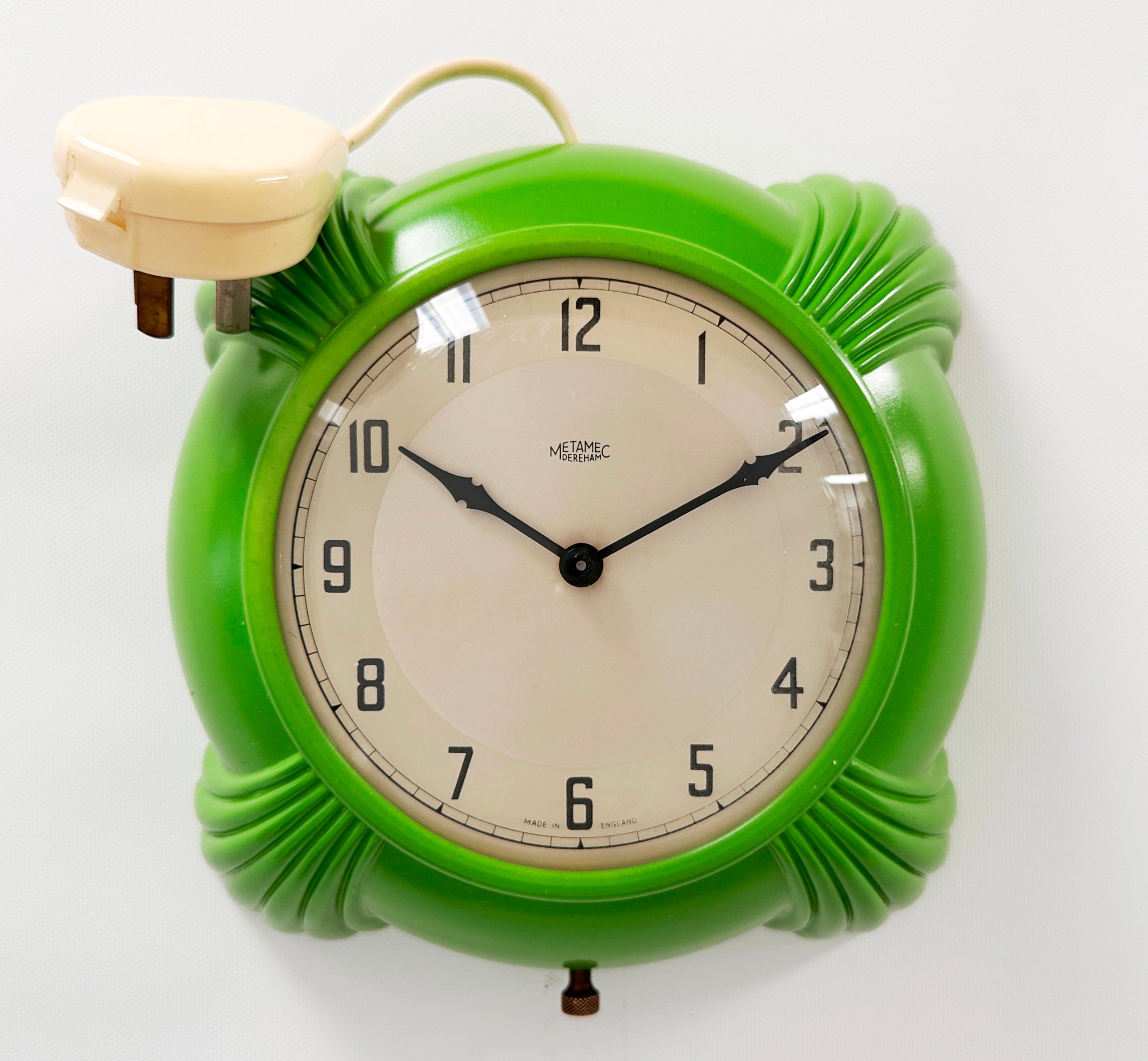 Electric Metamec GREEN Clamshell Bakelite Kitchen Wall Clock | Adelaide Clocks