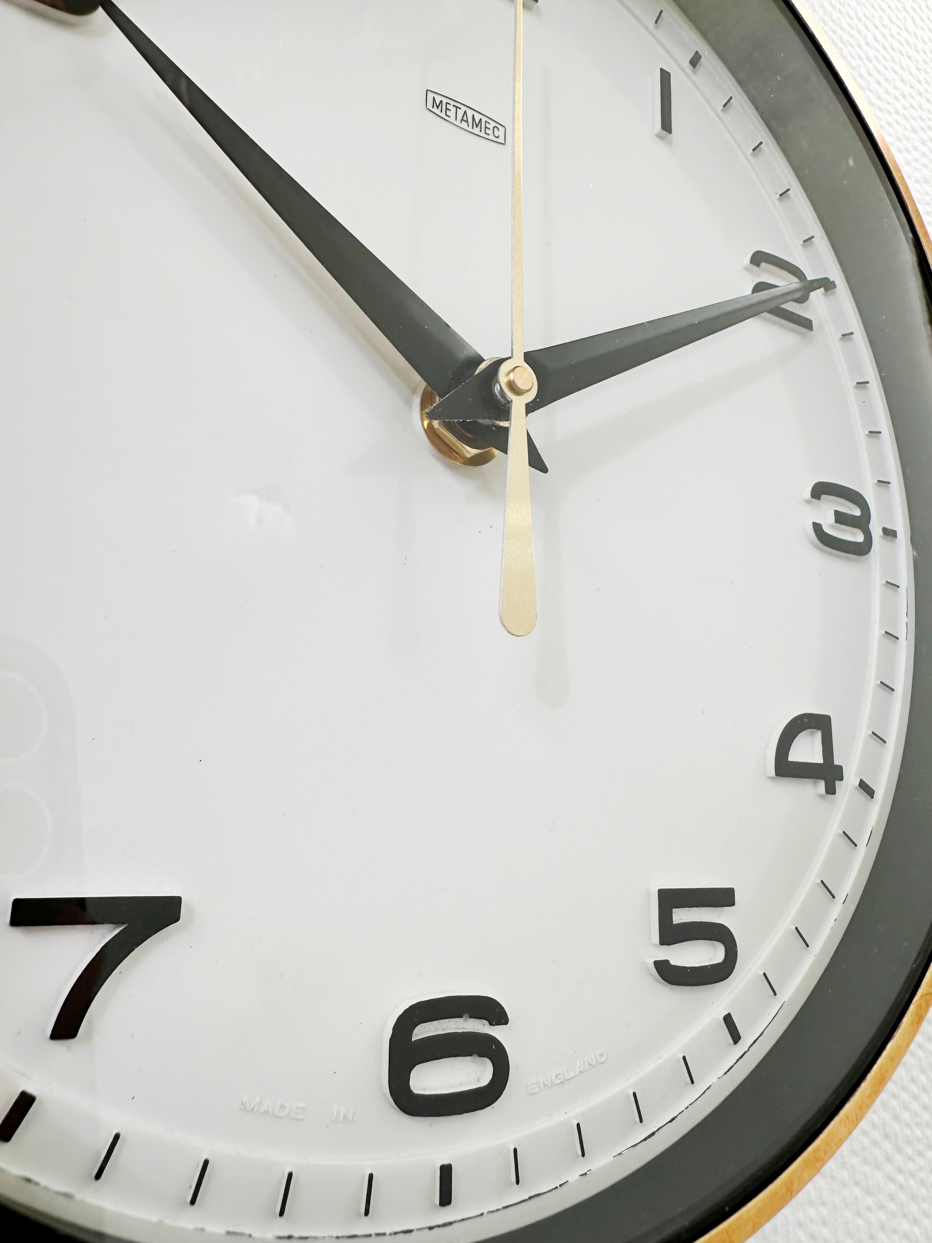 Vintage Metamec Battery Wall Clock | Adelaide Clocks