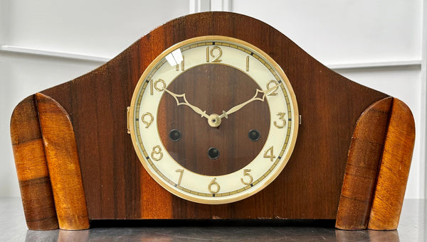 Vintage Battery Mantel Clock | Adelaide Clocks