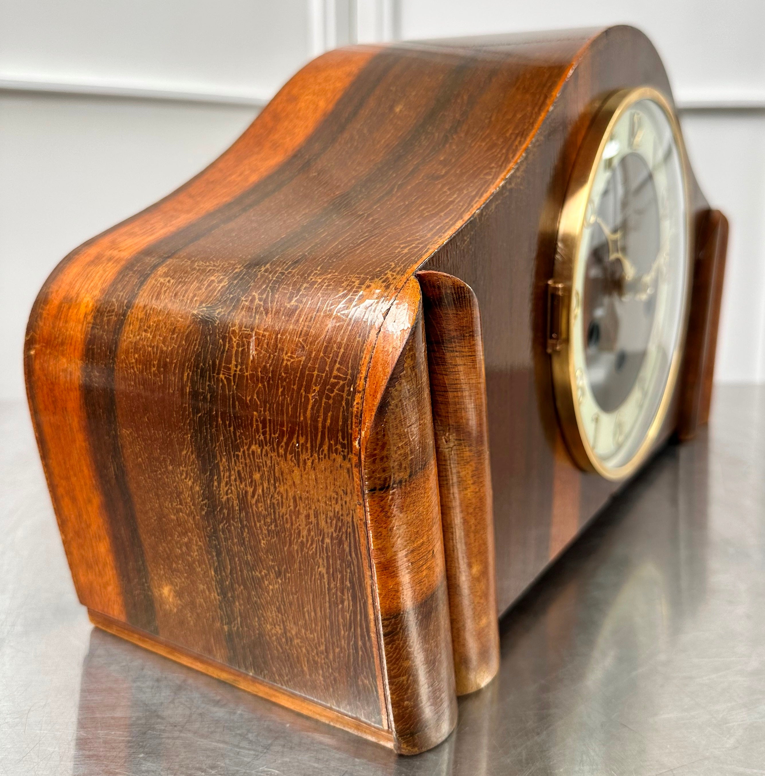 Vintage Battery Mantel Clock | Adelaide Clocks