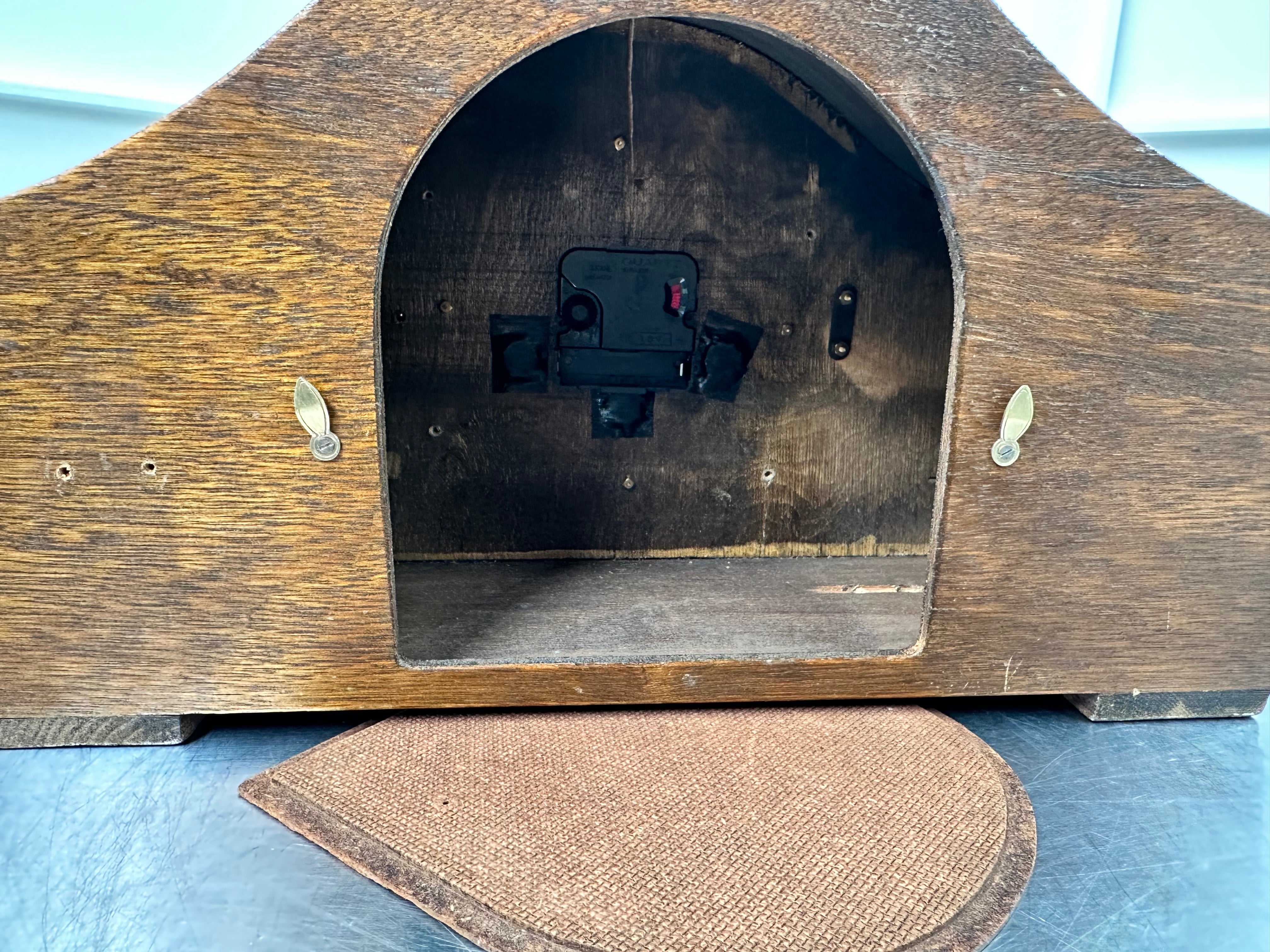 Vintage Battery Mantel Clock | Adelaide Clocks