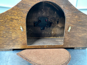 Vintage Battery Mantel Clock | Adelaide Clocks