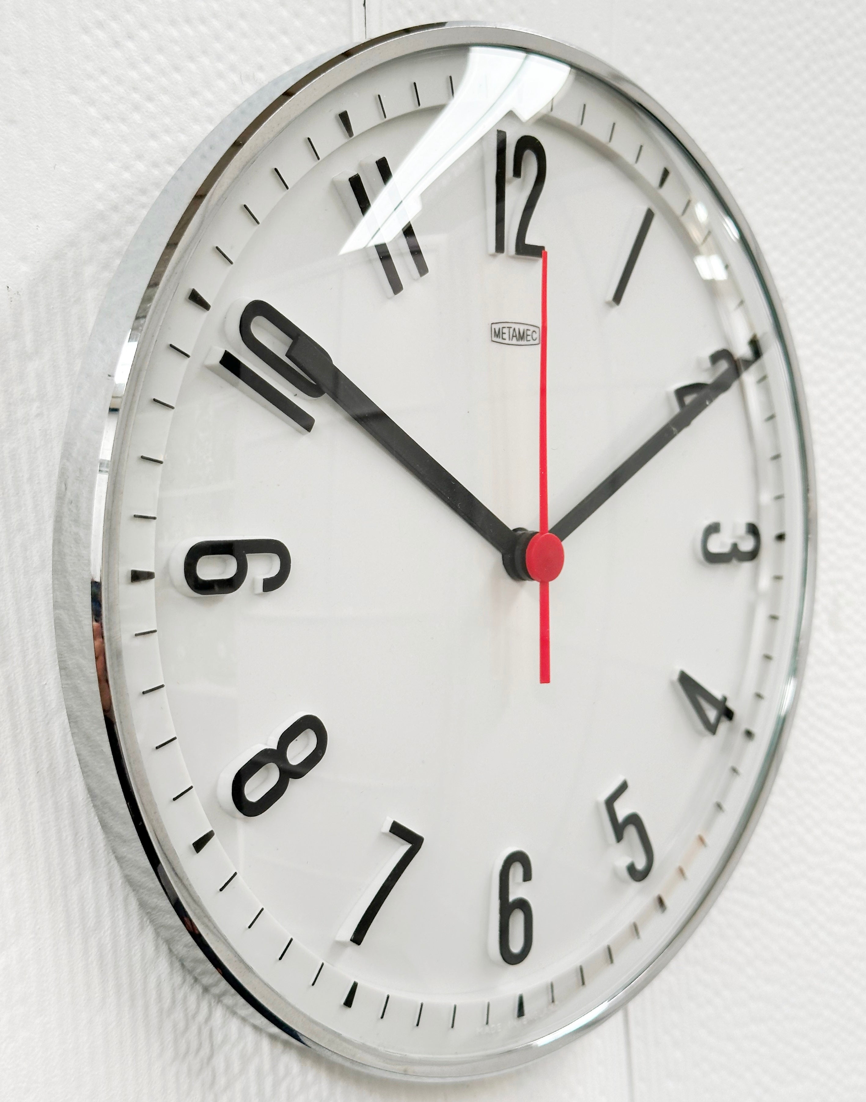 Vintage Metamec Bakelite Battery Wall Clock | Adelaide Clocks