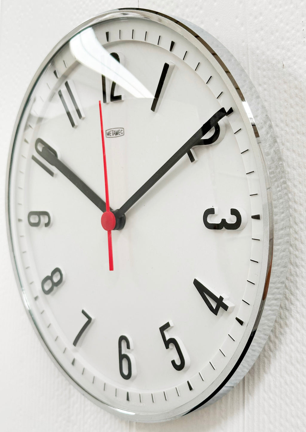 Vintage Metamec Bakelite Battery Wall Clock | Adelaide Clocks