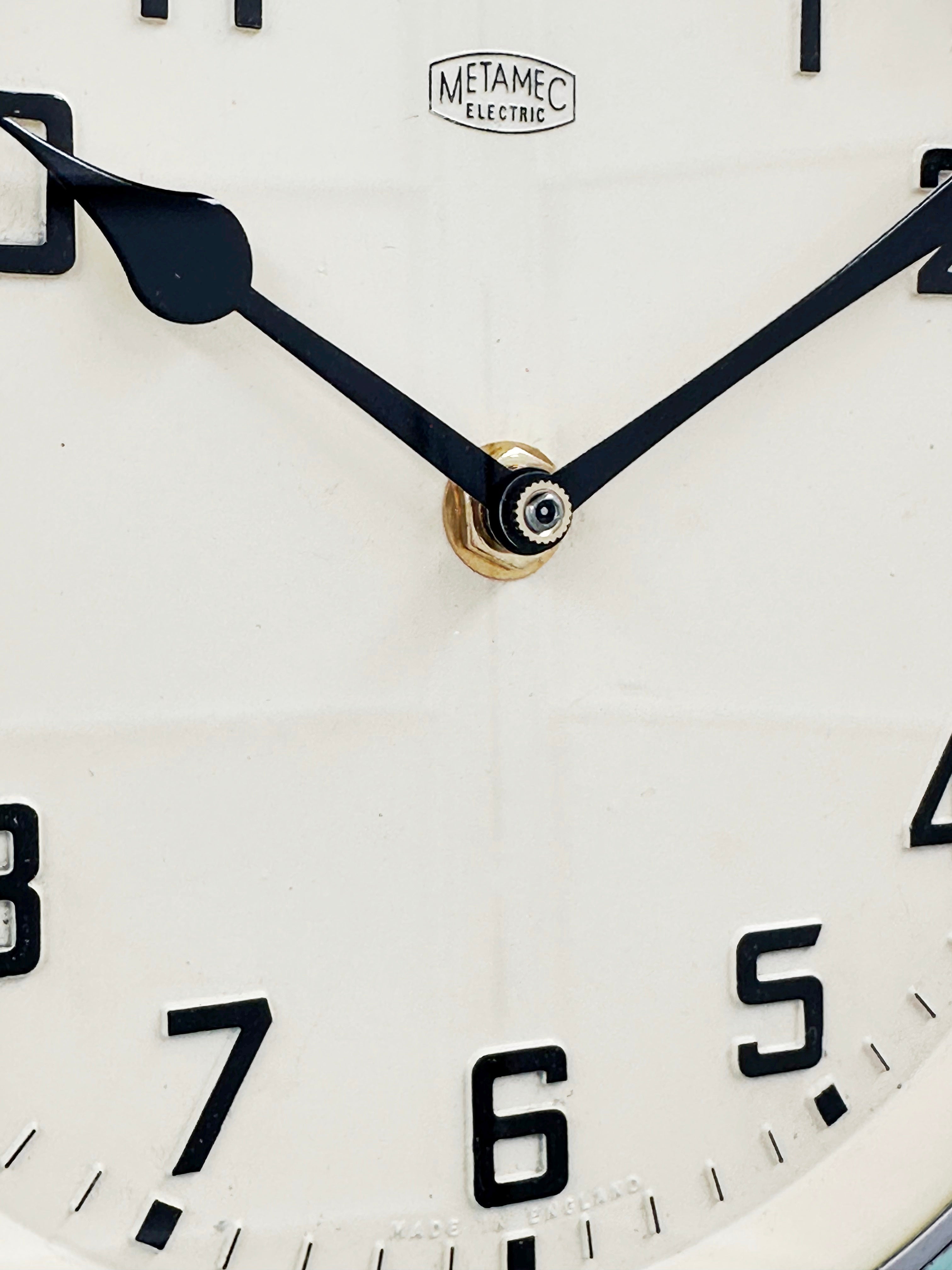 Vintage Metamec Bakelite Battery Wall Clock | Adelaide Clocks