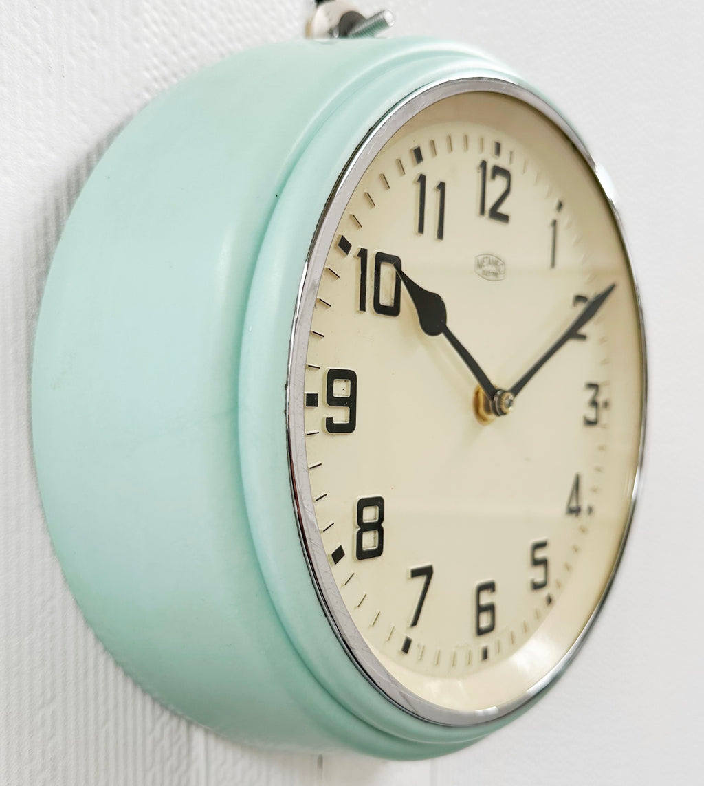 Vintage Metamec Bakelite Battery Wall Clock | Adelaide Clocks