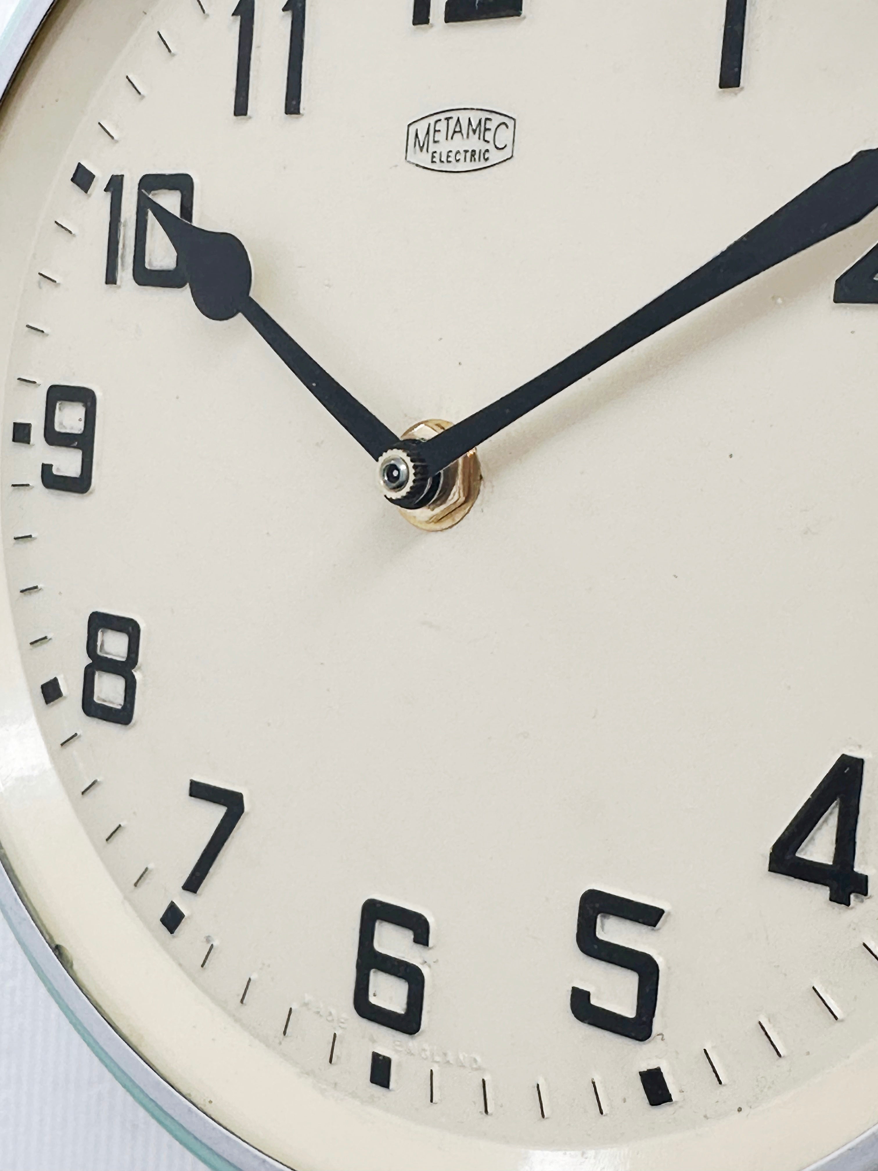 Vintage Metamec Bakelite Battery Wall Clock | Adelaide Clocks