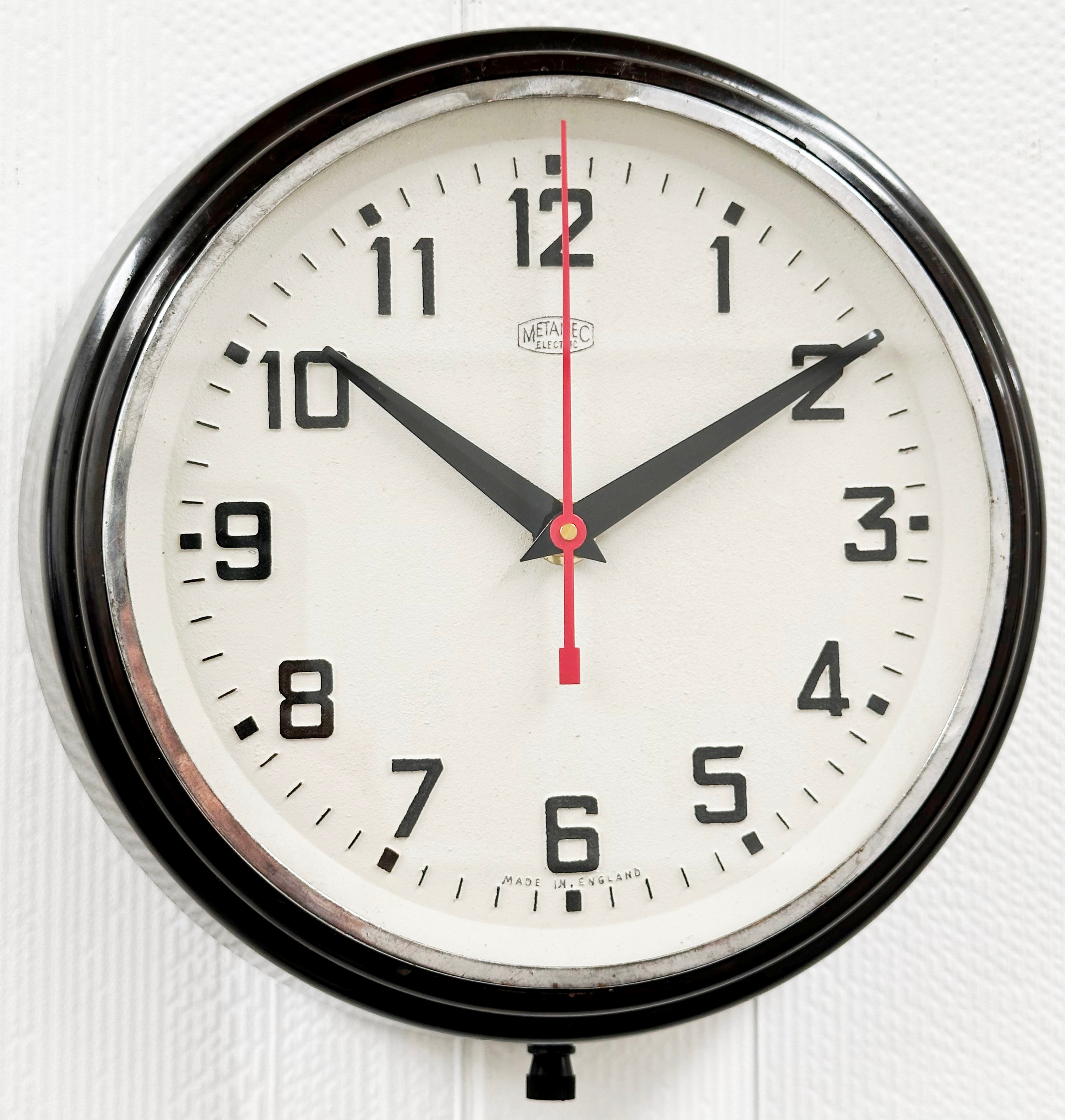 Vintage Metamec Bakelite Battery Wall Clock | Adelaide Clocks