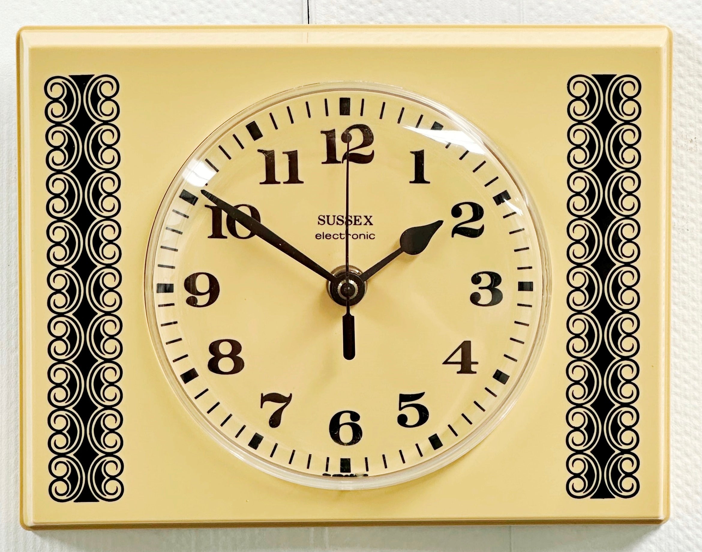 Vintage Art Deco Sussex Kitchen Wall Clock | Adelaide Clocks