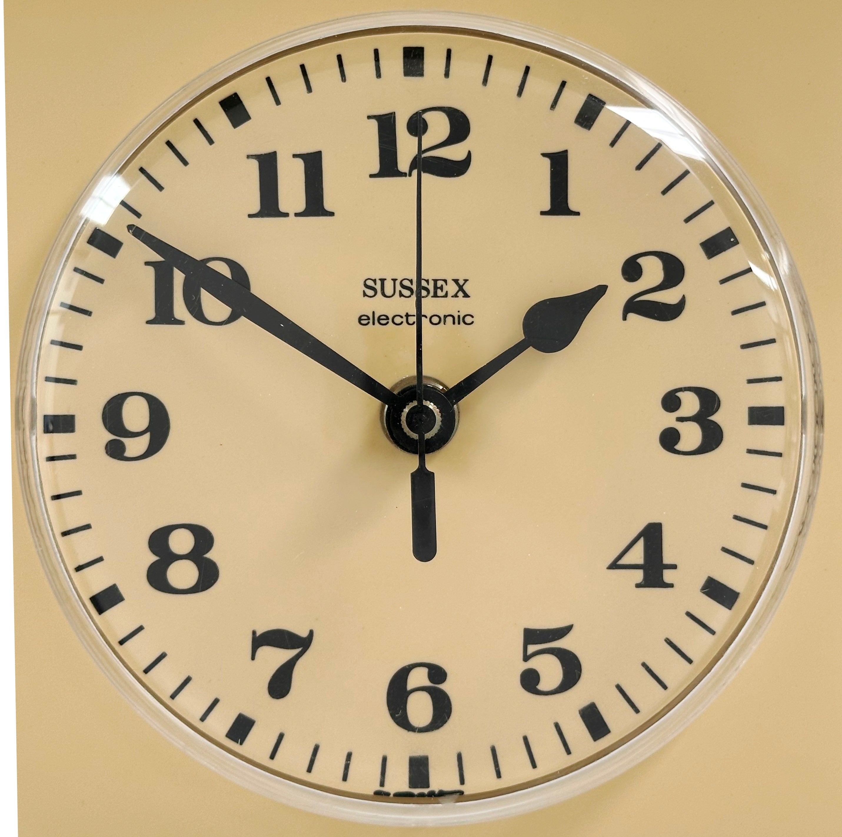 Vintage Art Deco Sussex Kitchen Wall Clock | Adelaide Clocks