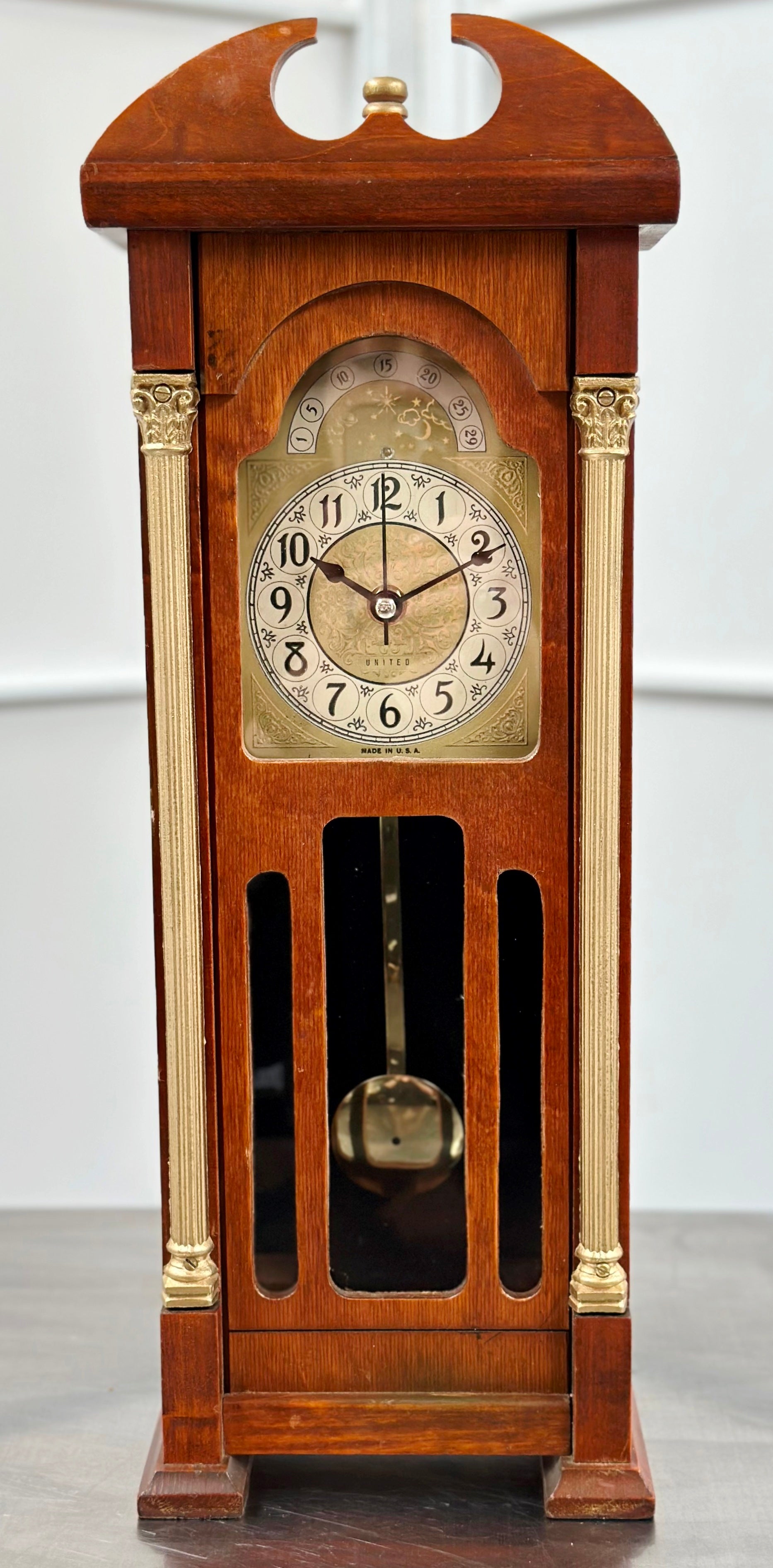 Antique Brooklyn Wood Grain Battery U.S.A. Mantel Clock | Adelaide Clocks