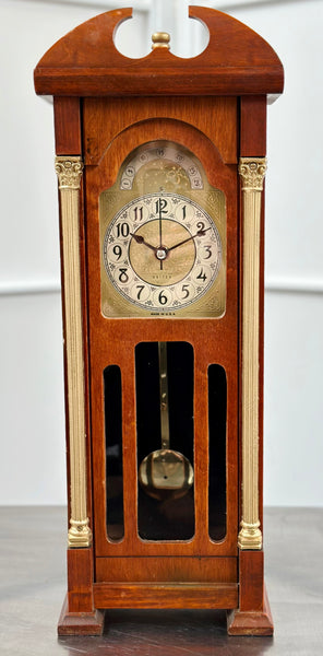 Antique Brooklyn Wood Grain Battery U.S.A. Mantel Clock | Adelaide Clocks