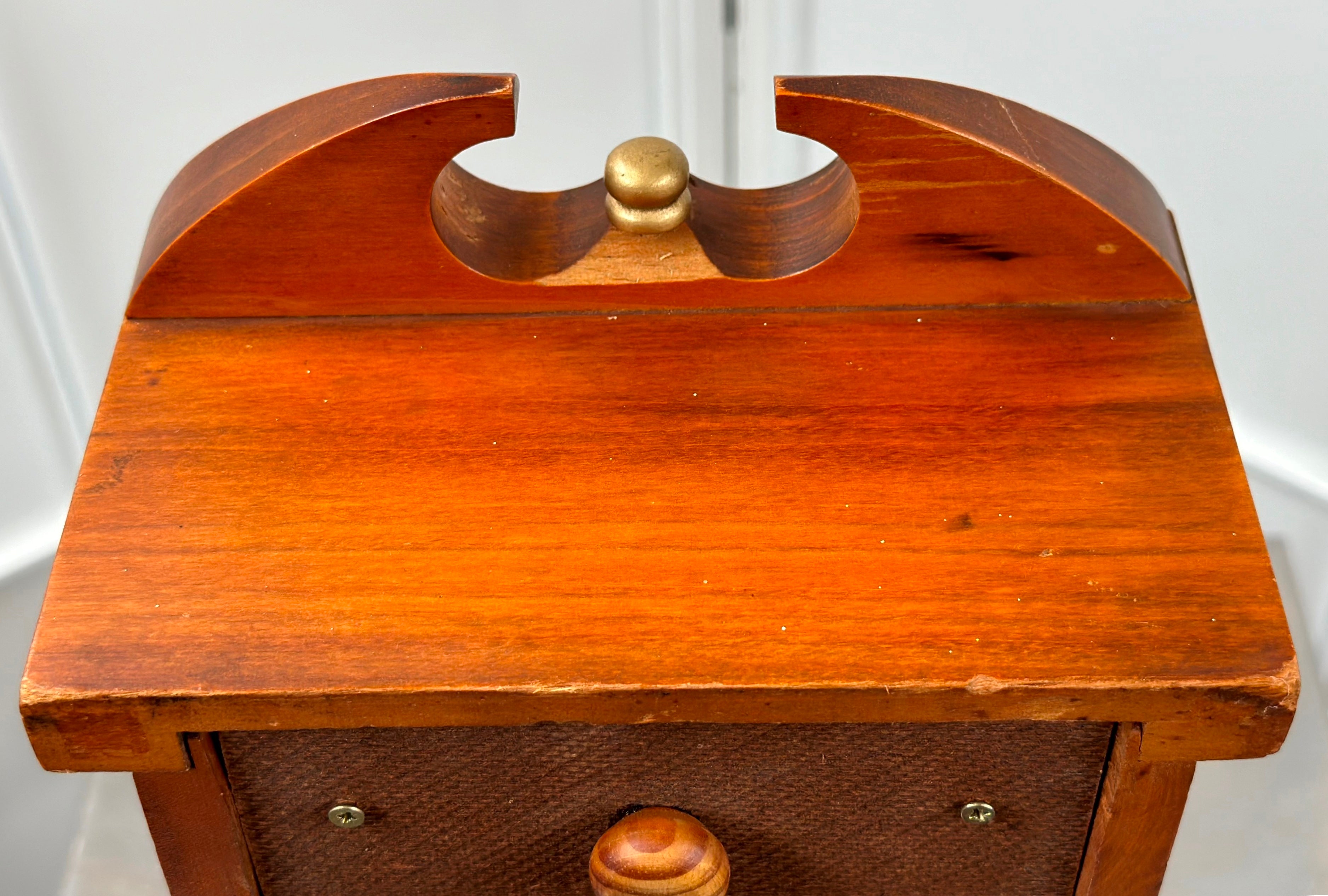 Antique Brooklyn Wood Grain Battery U.S.A. Mantel Clock | Adelaide Clocks