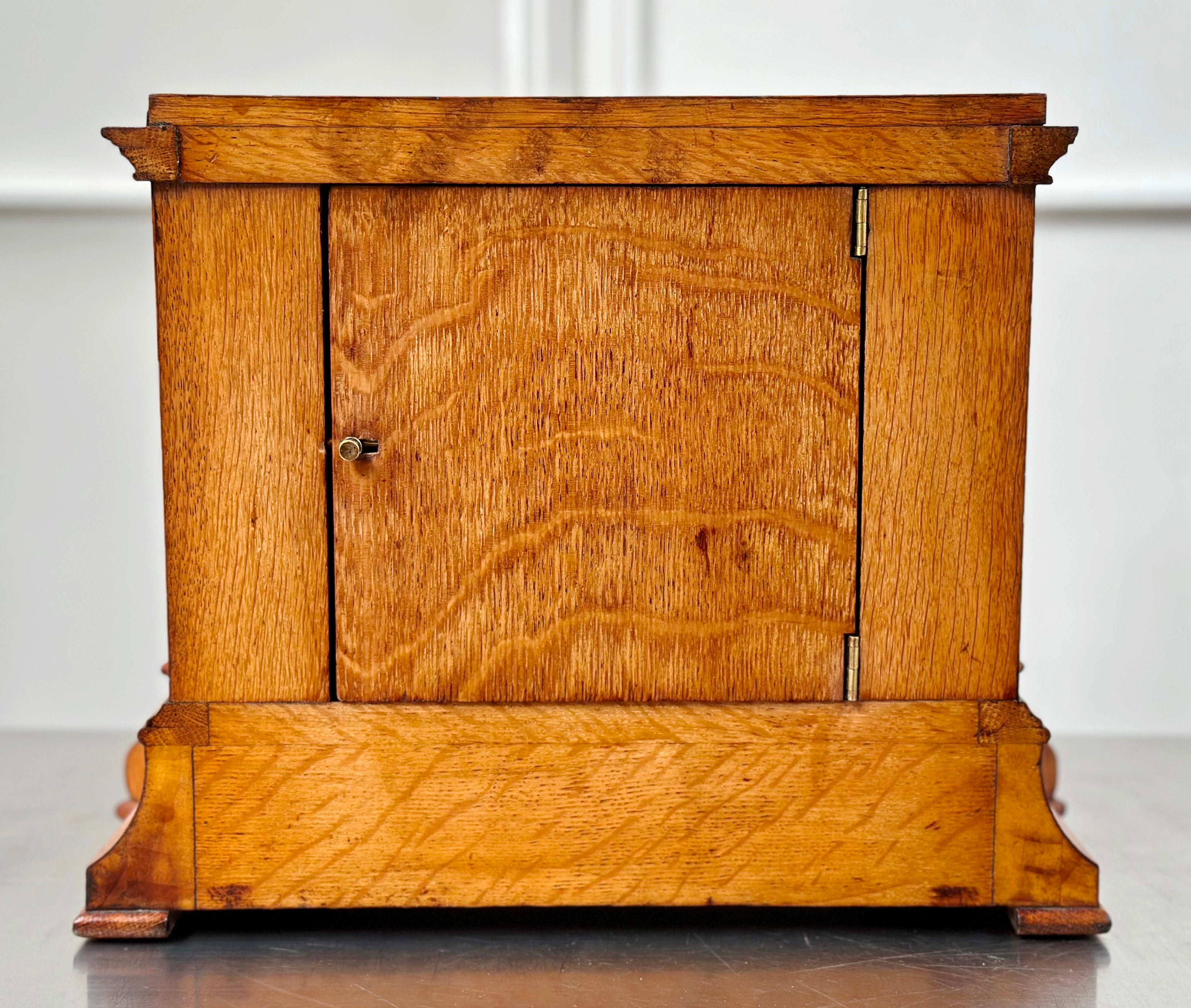 Antique Oak Wood Grain Battery Mantel Clock | Adelaide Clocks