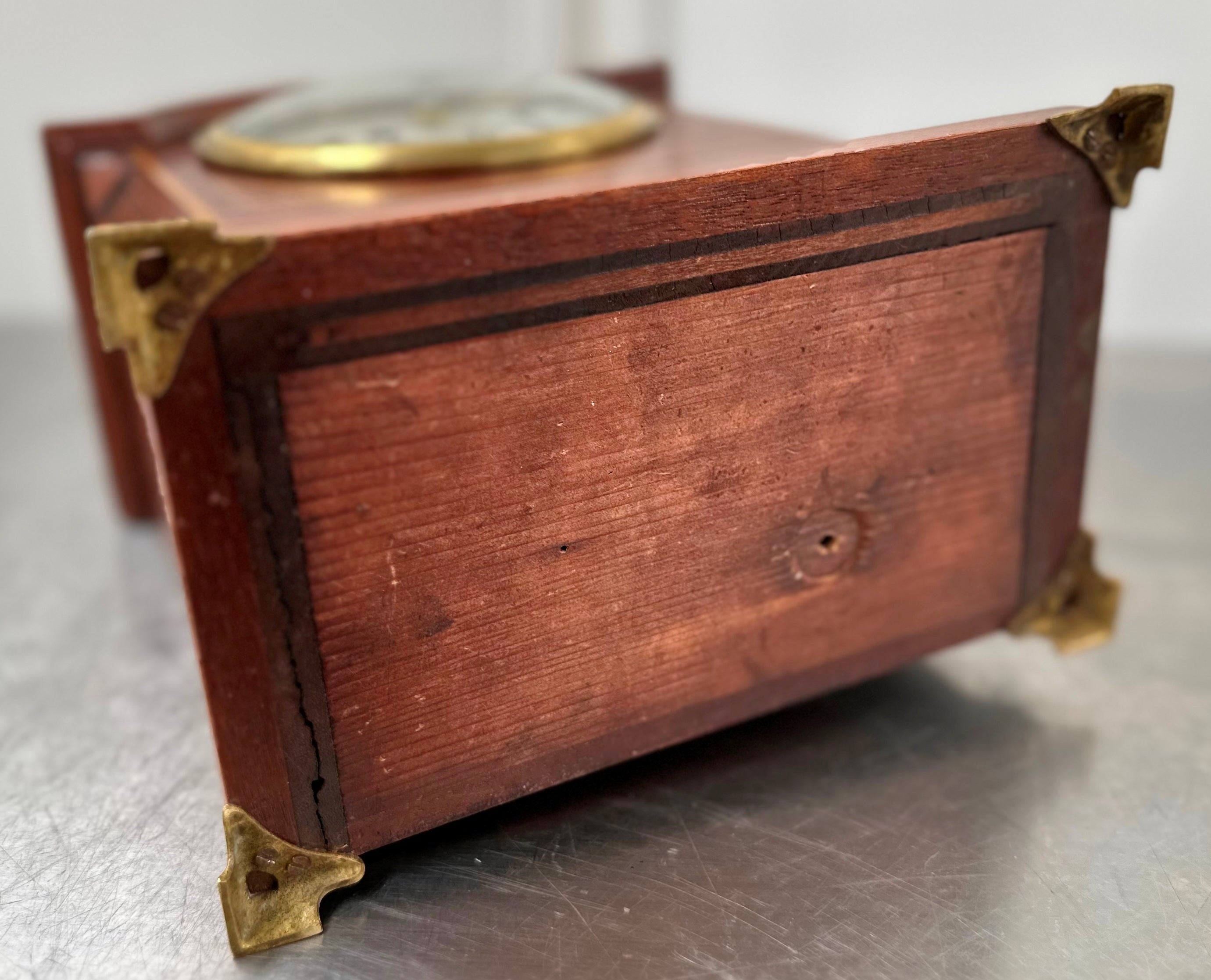 Antique {quartz}