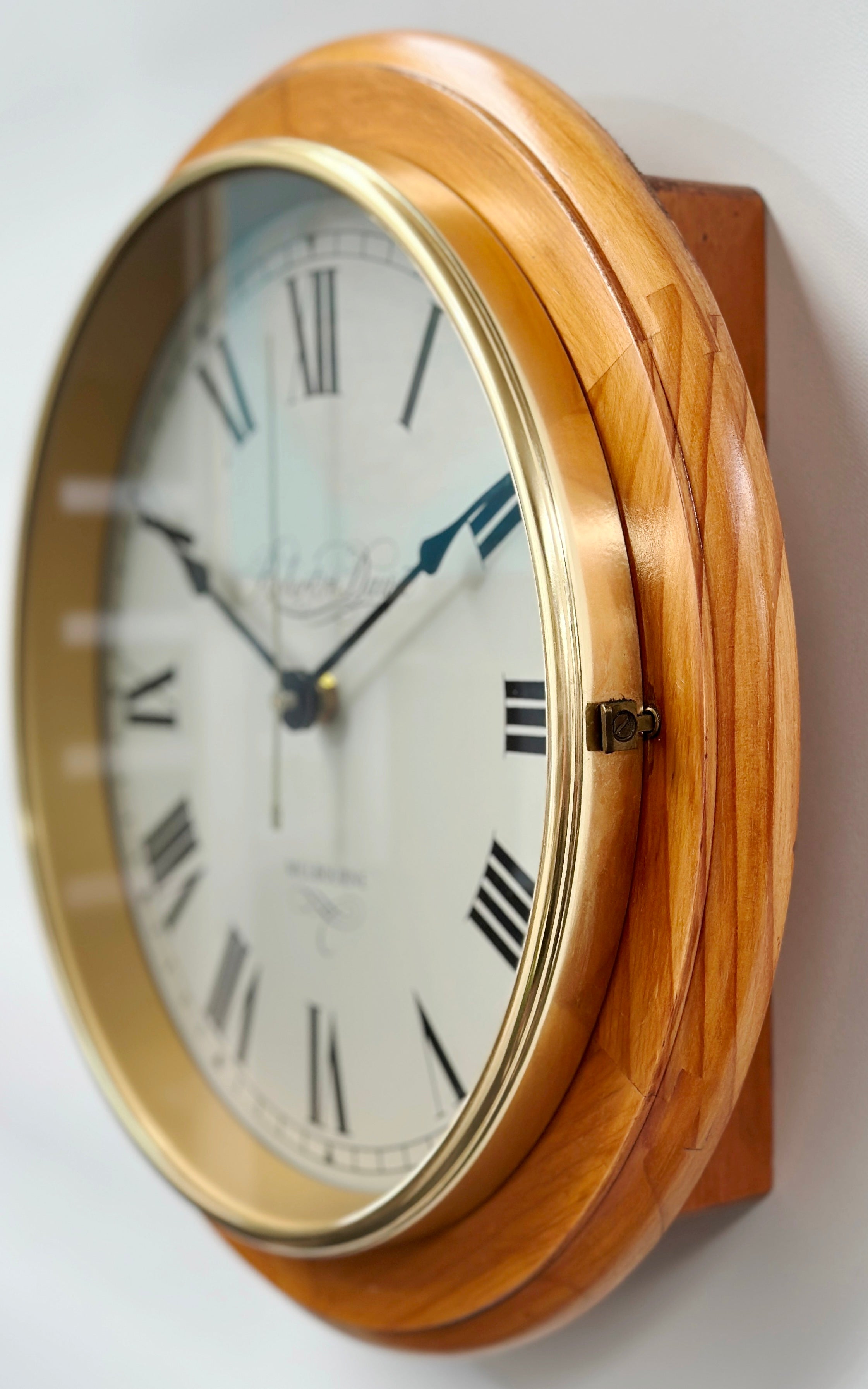 Vintage Melbourne Australia Station Battery Wall Clock  | Adelaide Clocks