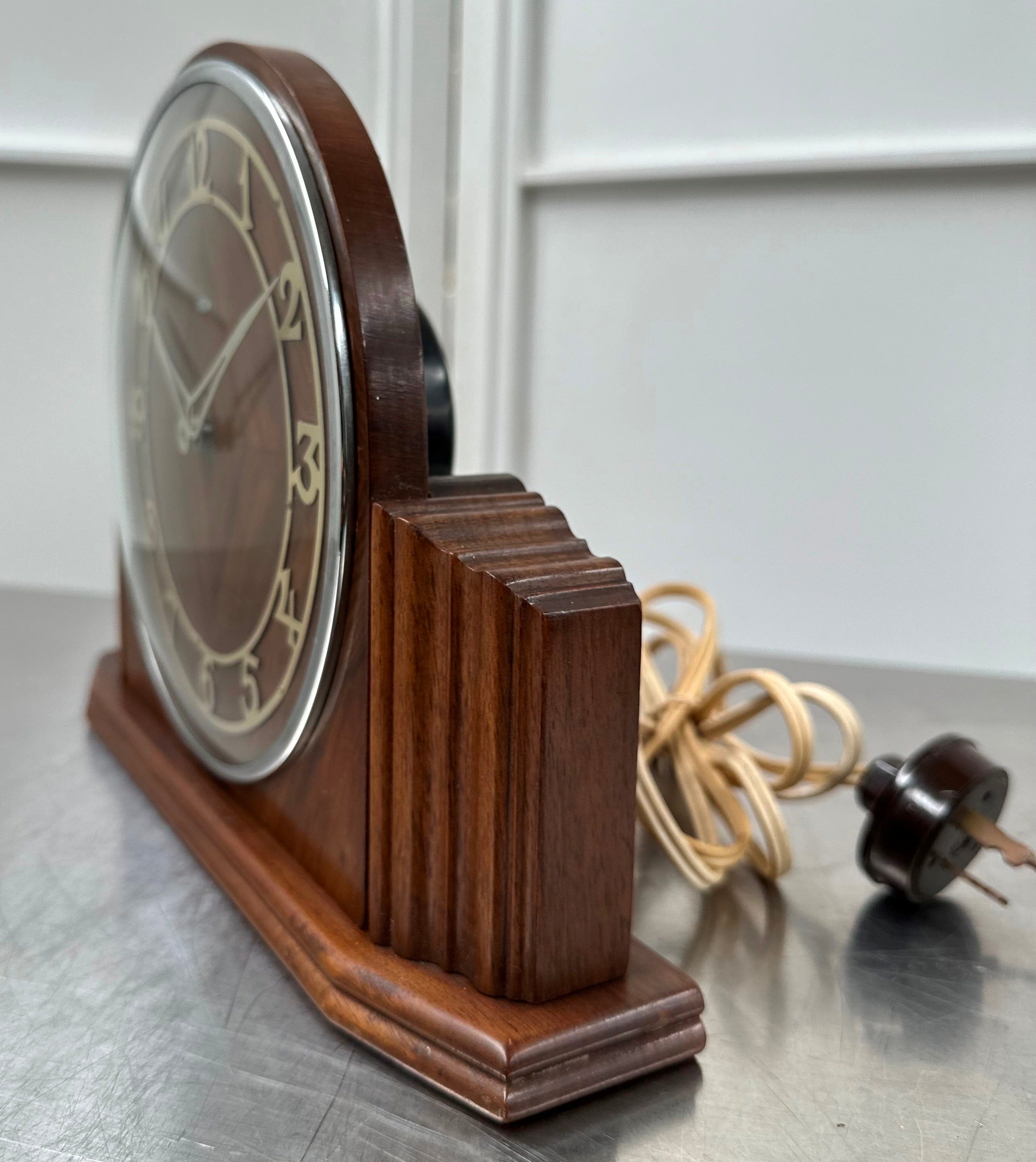 Vintage Art Deco METAMEC Electric Mantel Clock | Adelaide Clocks