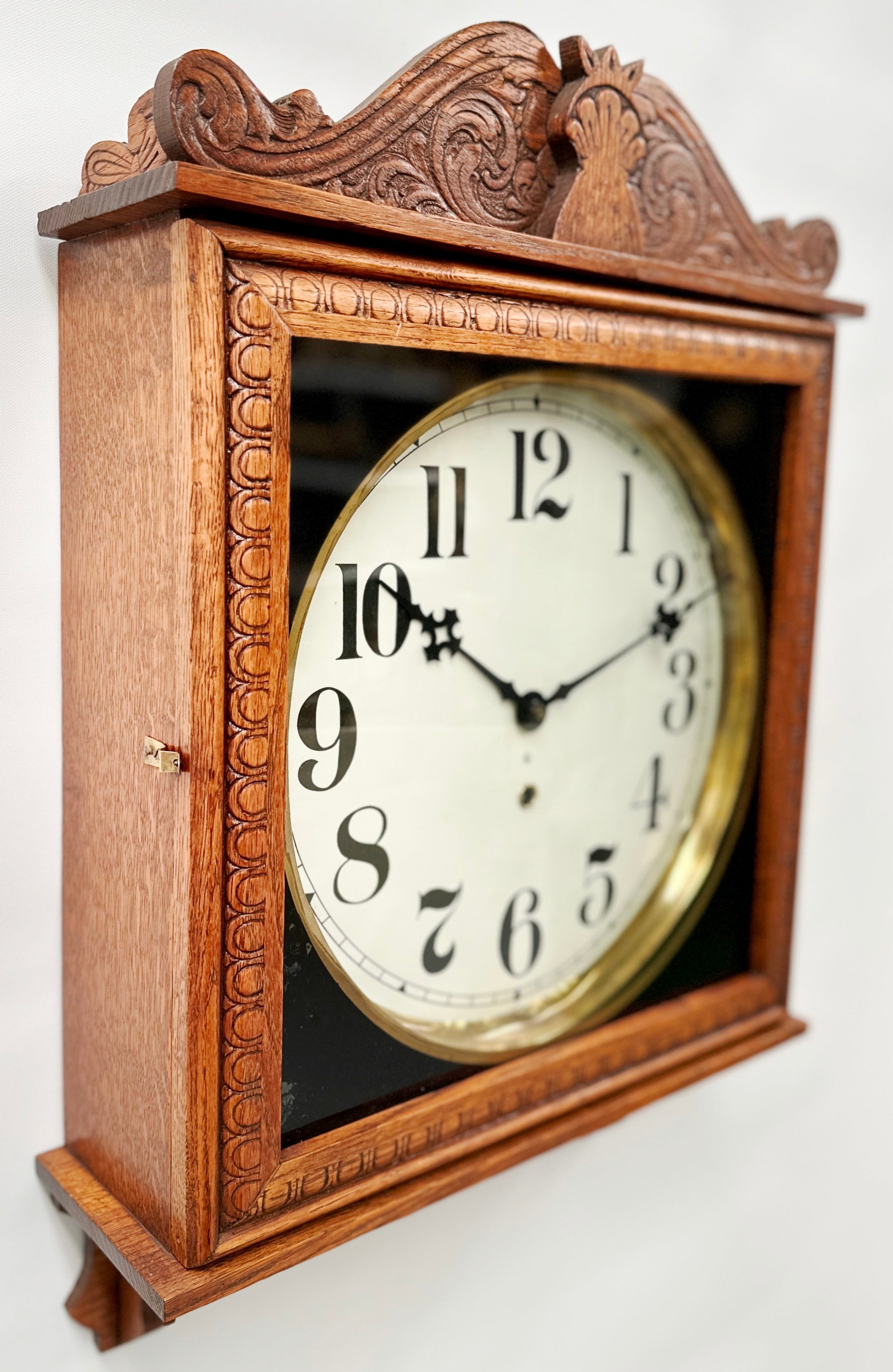 Antique Oak Wood GILBERT Wall Clock with Silent Tick-Tock Movement | Adelaide Clocks