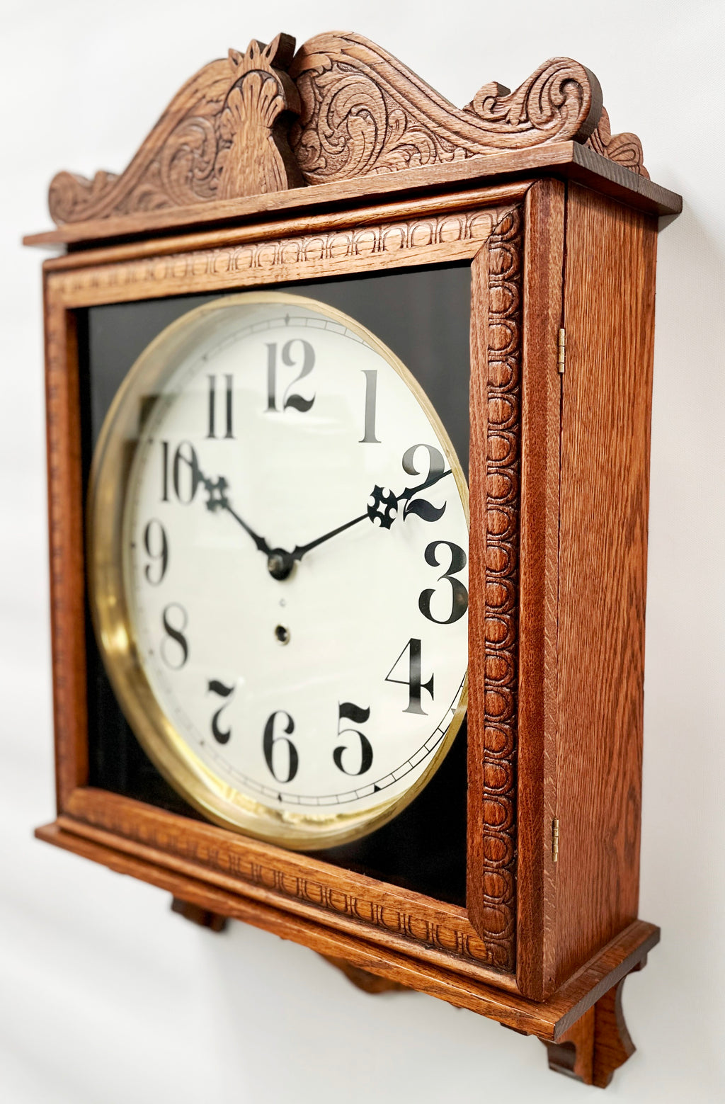 Antique Oak Wood GILBERT Wall Clock with Silent Tick-Tock Movement | Adelaide Clocks