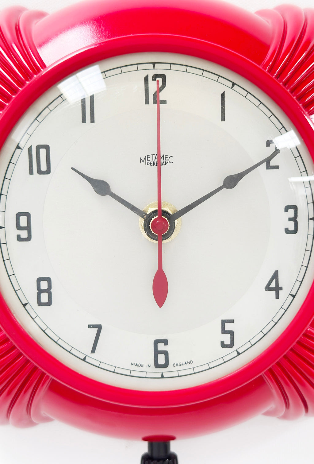 Metamec Red Clamshell Bakelite Sweeping Kitchen Wall Clock | Adelaide Clocks