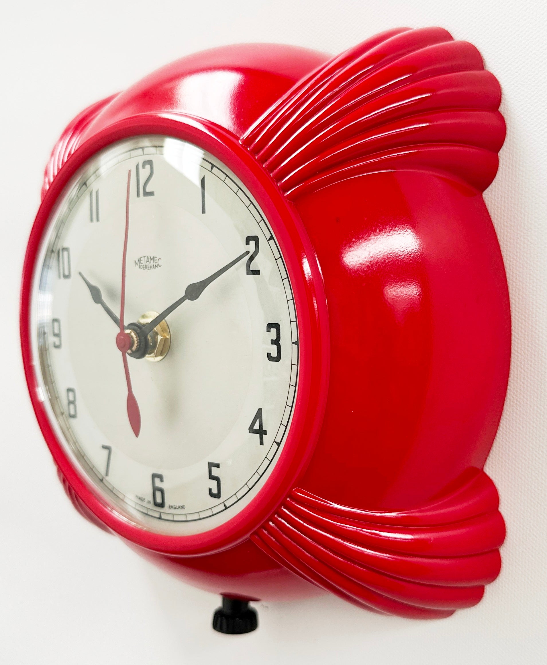 Metamec Red Clamshell Bakelite Sweeping Kitchen Wall Clock | Adelaide Clocks