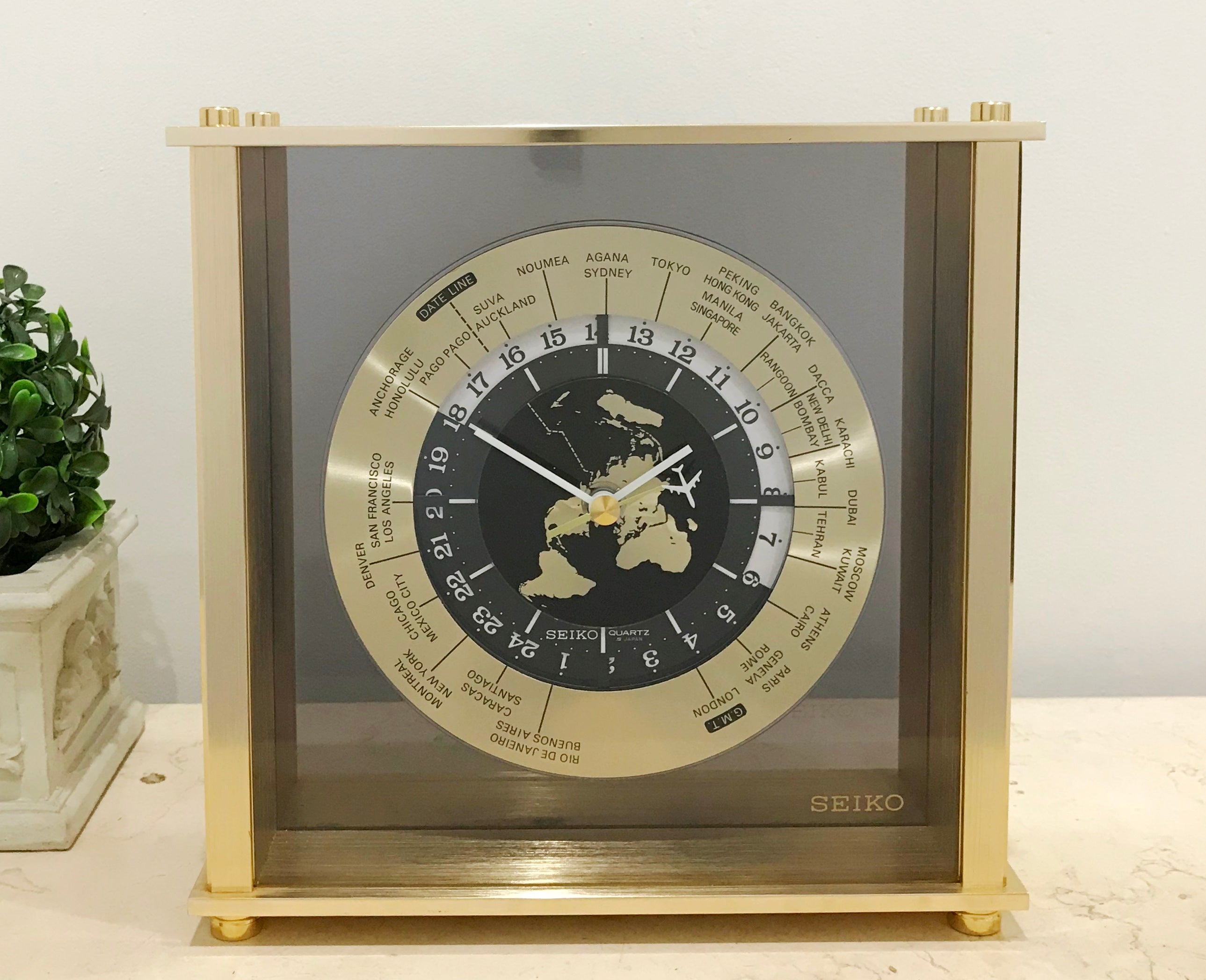 Original Vintage Battery Clock | eXibit collection