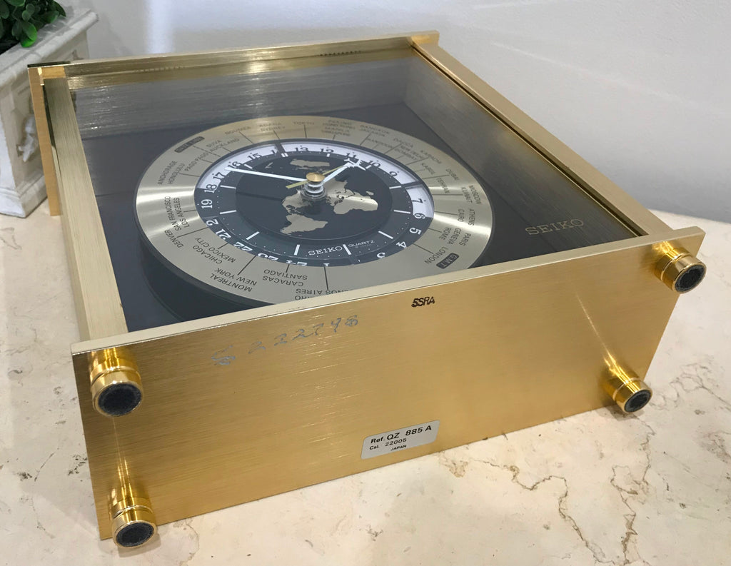 Original Vintage Battery Clock | eXibit collection