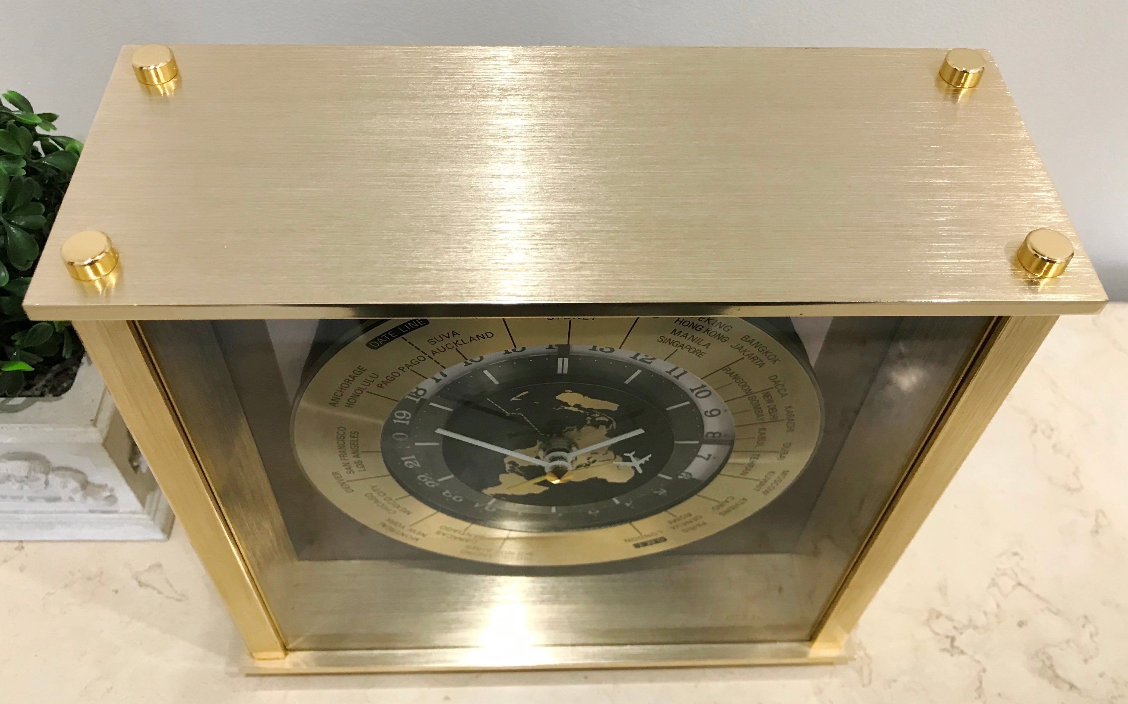 Original Vintage Battery Clock | eXibit collection