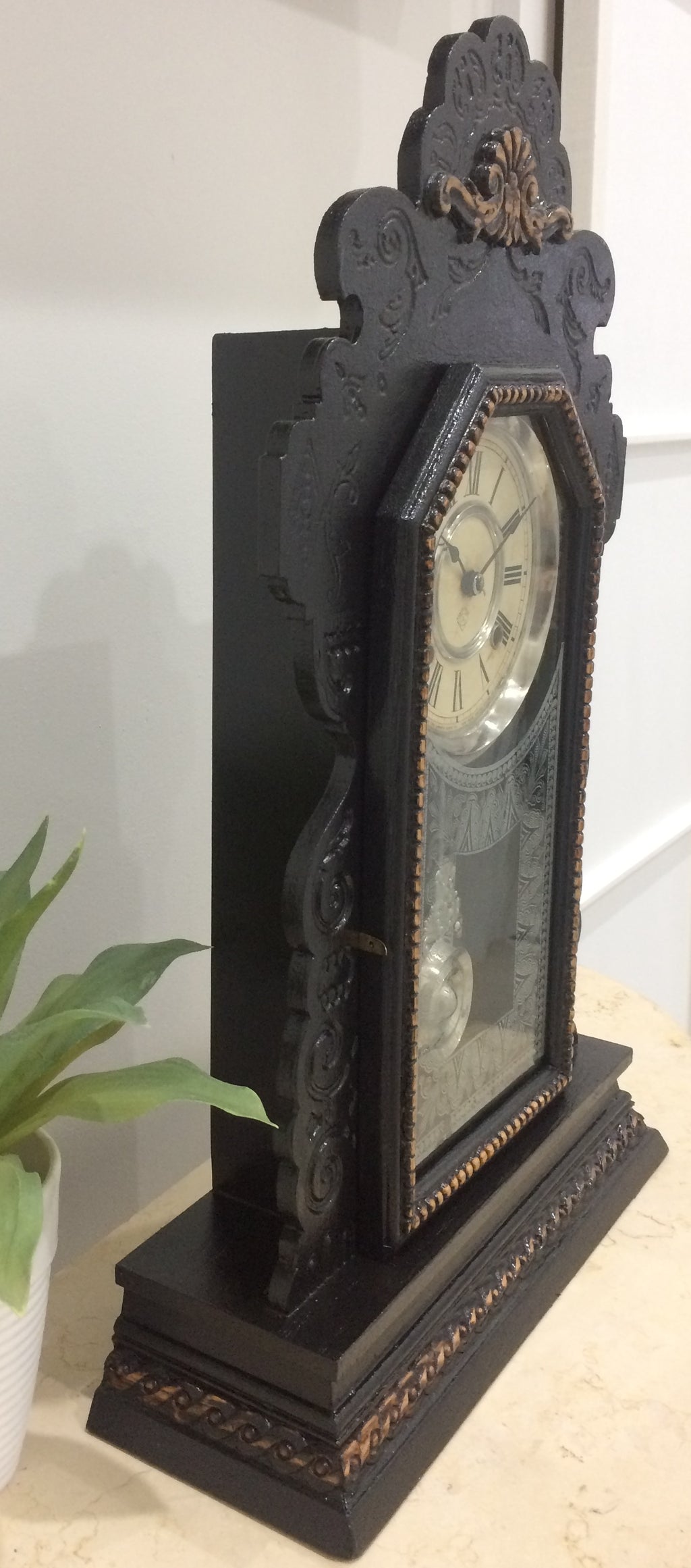 Antique Vintage Clocks & Décor | eXibit collection