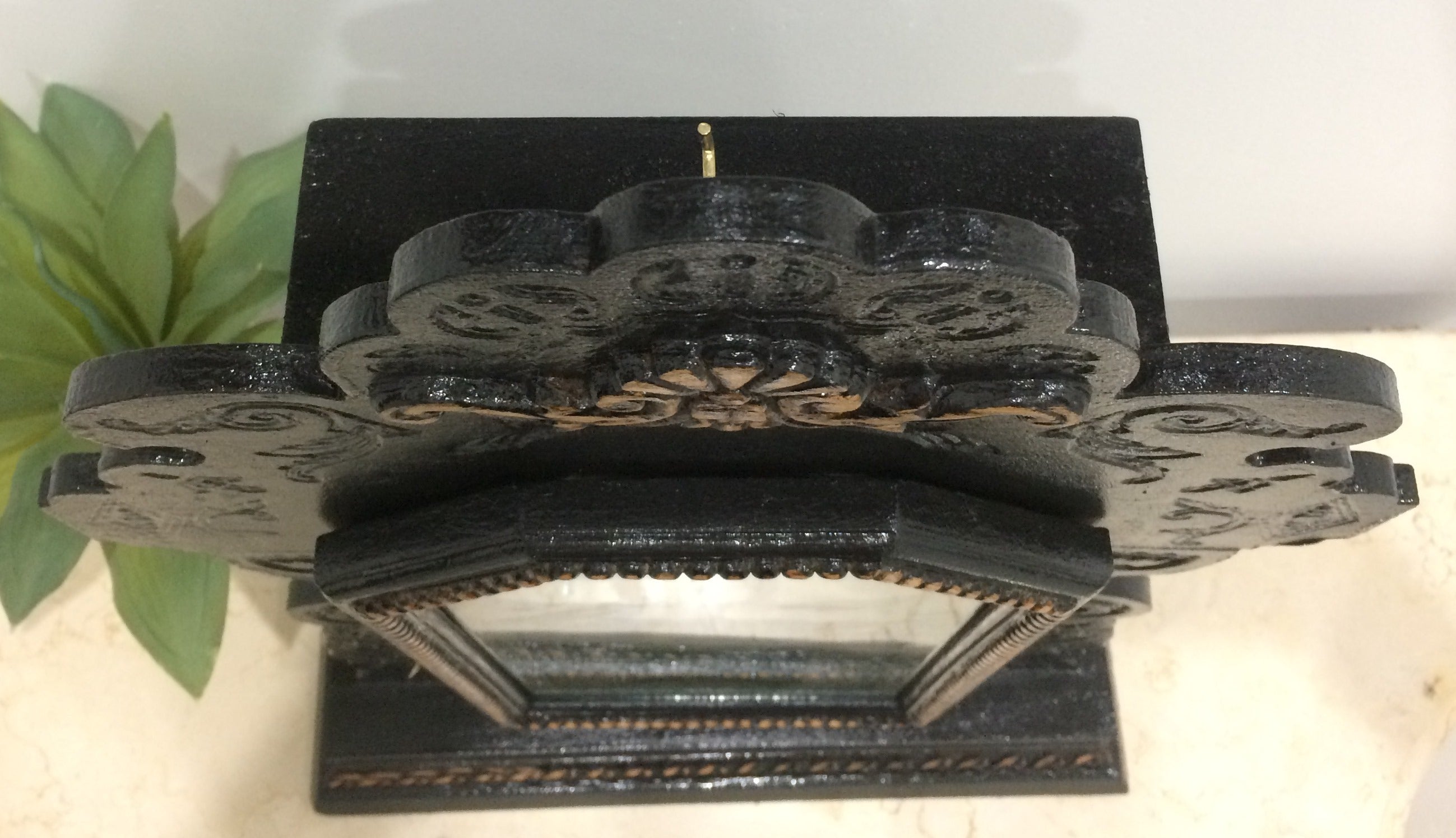 Antique Vintage Clocks & Décor | eXibit collection