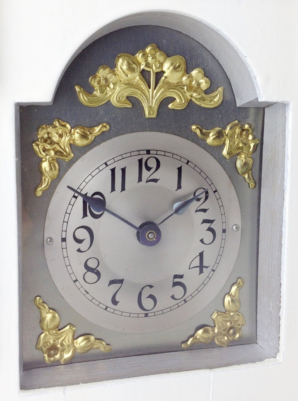 Antique Vintage Clocks & Décor | eXibit collection