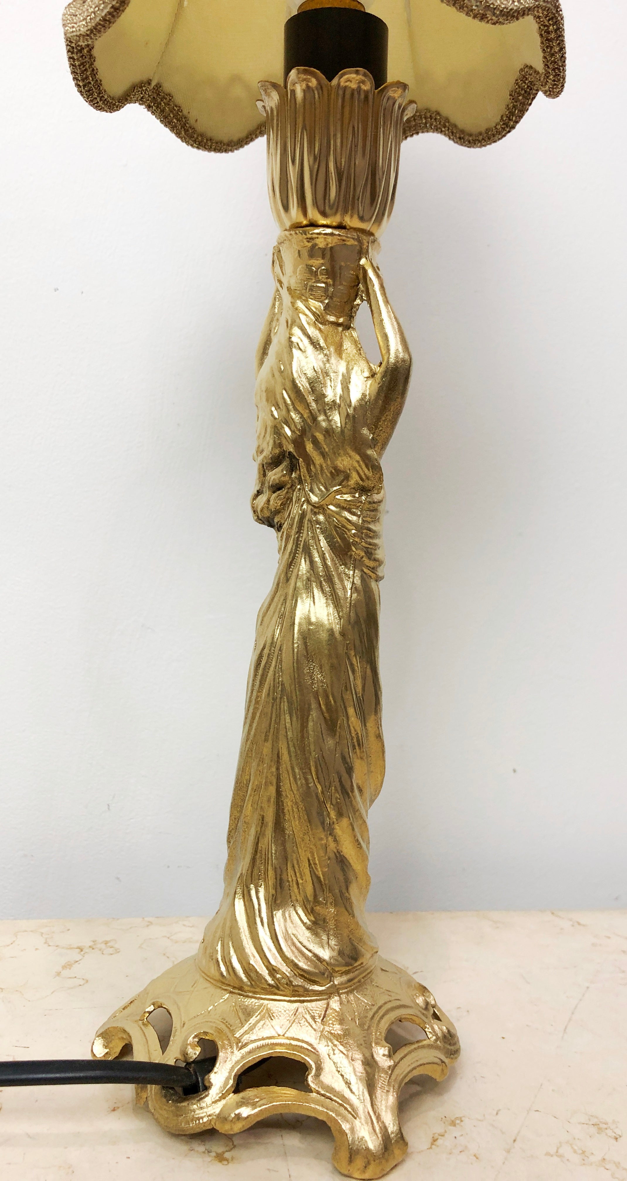 Vintage Lady Figure Gold Table Lamp | eXibit collection