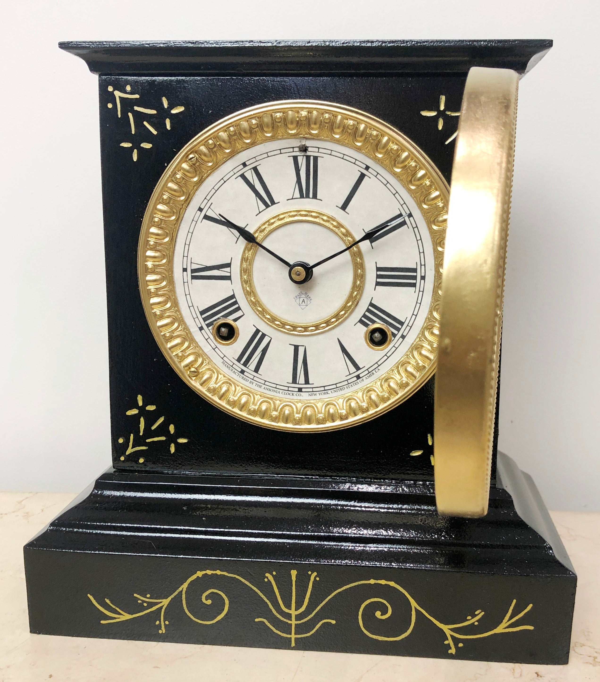 Antique ANSONIA U.S.A Cast Iron Mantel Clock | eXibit collection