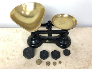 Vintage Cast Iron LIBRASCO Kitchen Scale | eXibit collection